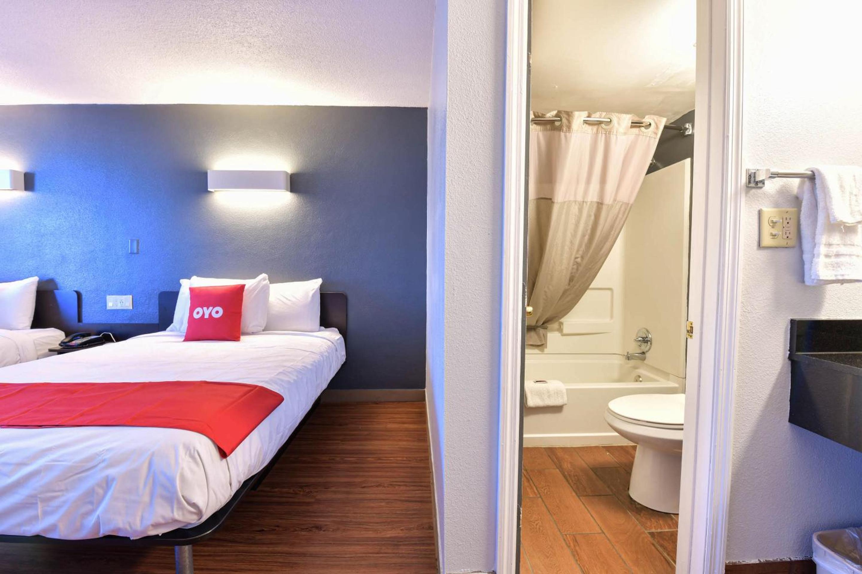 OYO Hotel Valdosta GA I-75