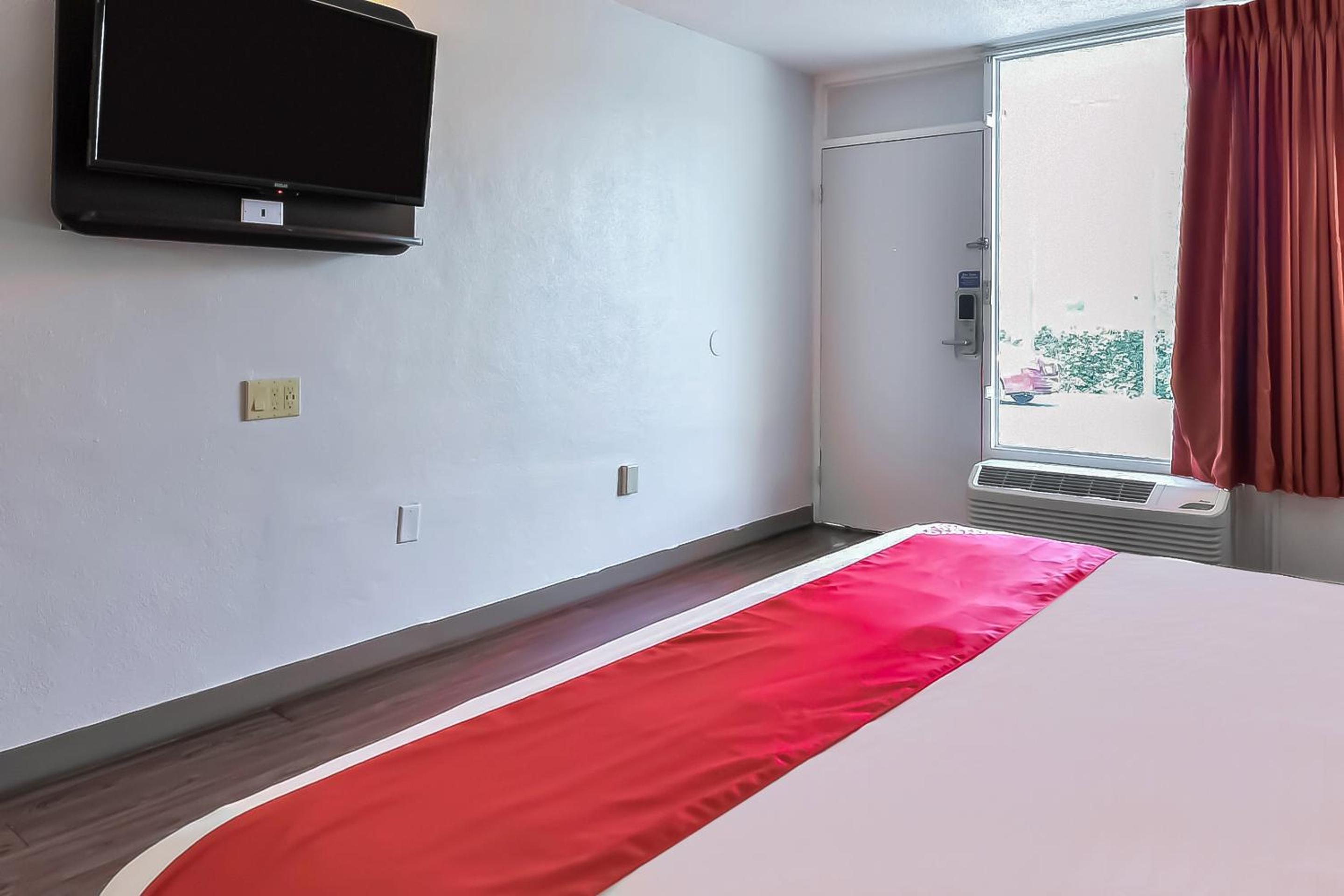 OYO Hotel Valdosta GA I-75