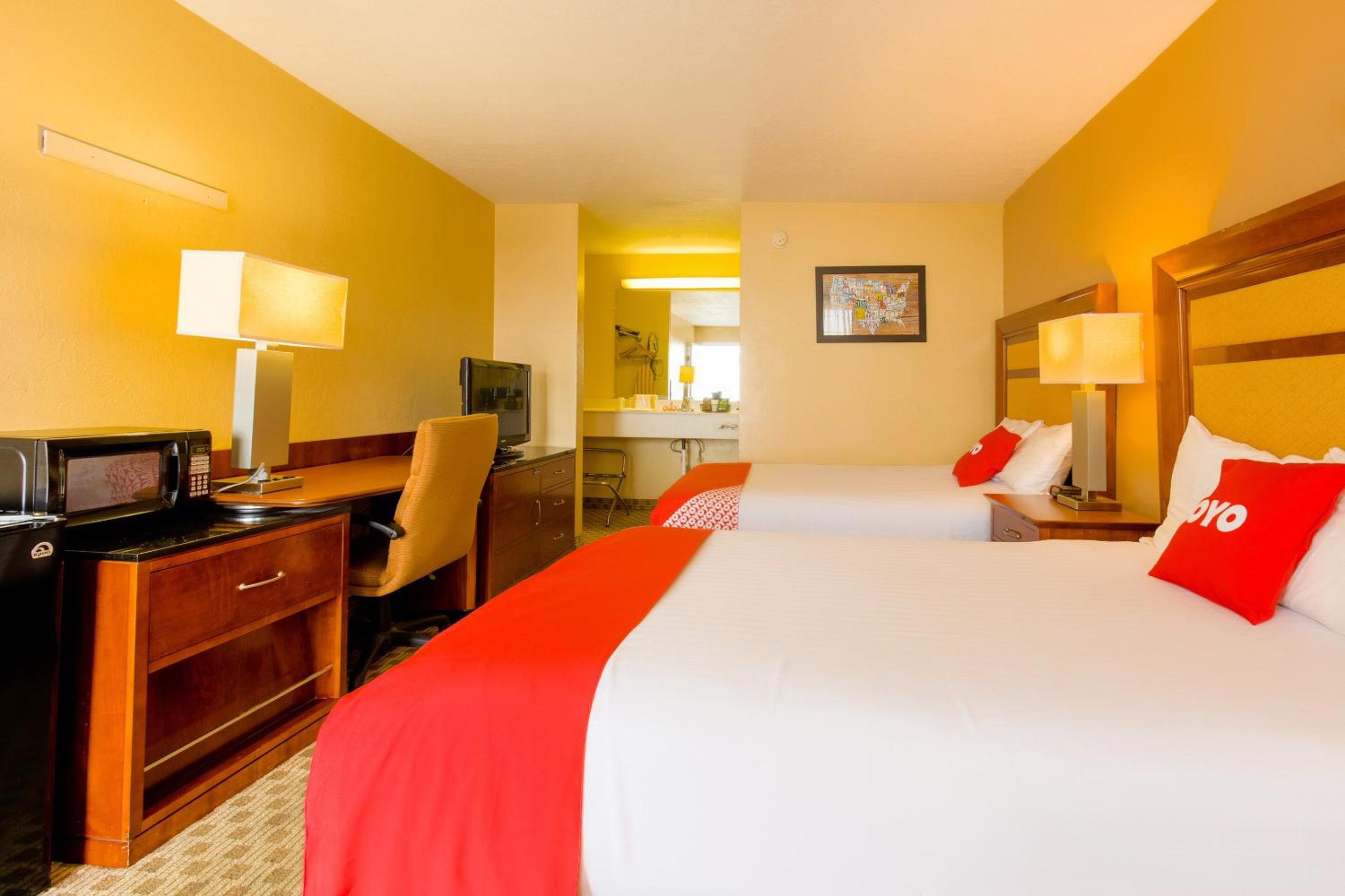 OYO Hotel Lebanon MO I-44