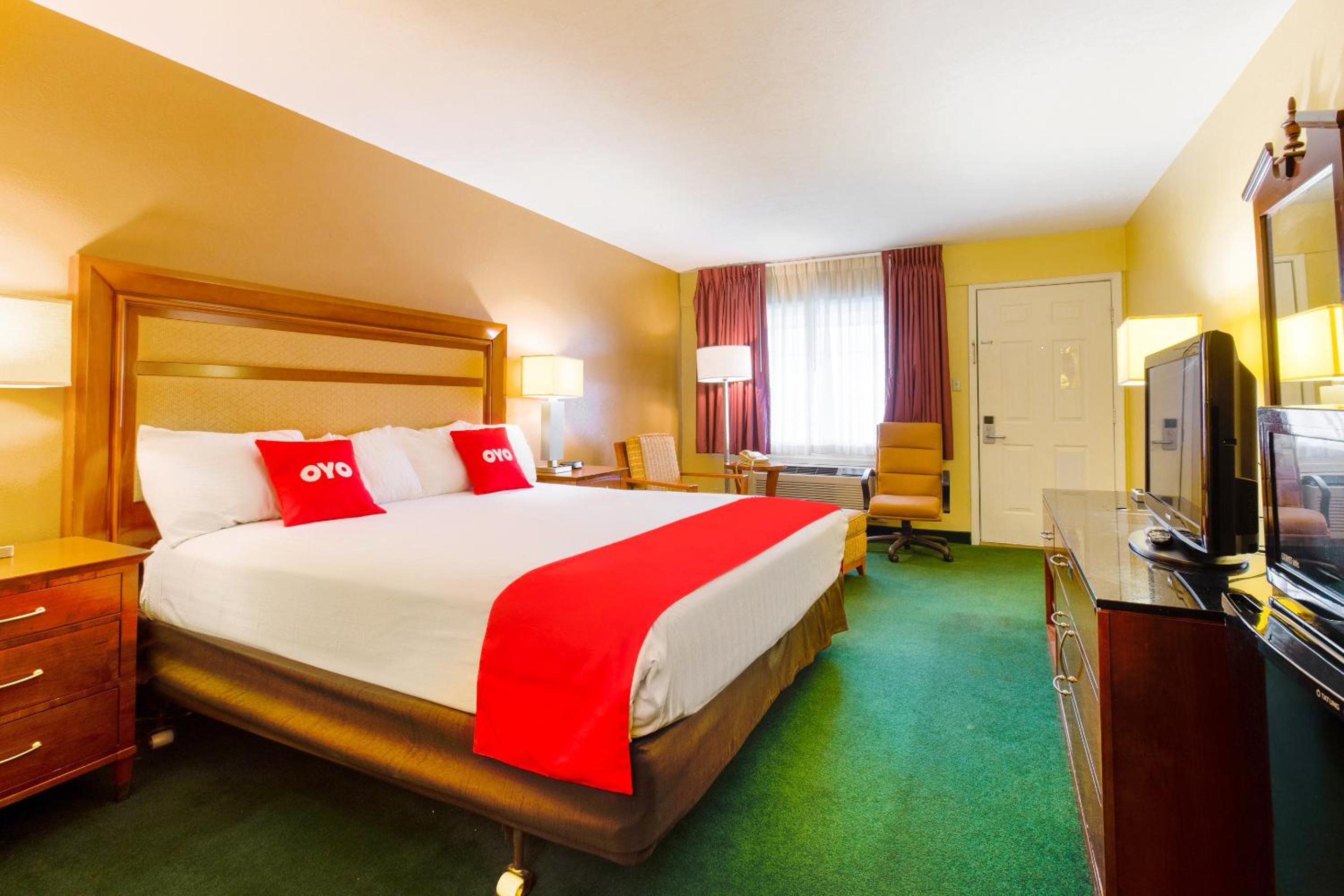 OYO Hotel Lebanon MO I-44