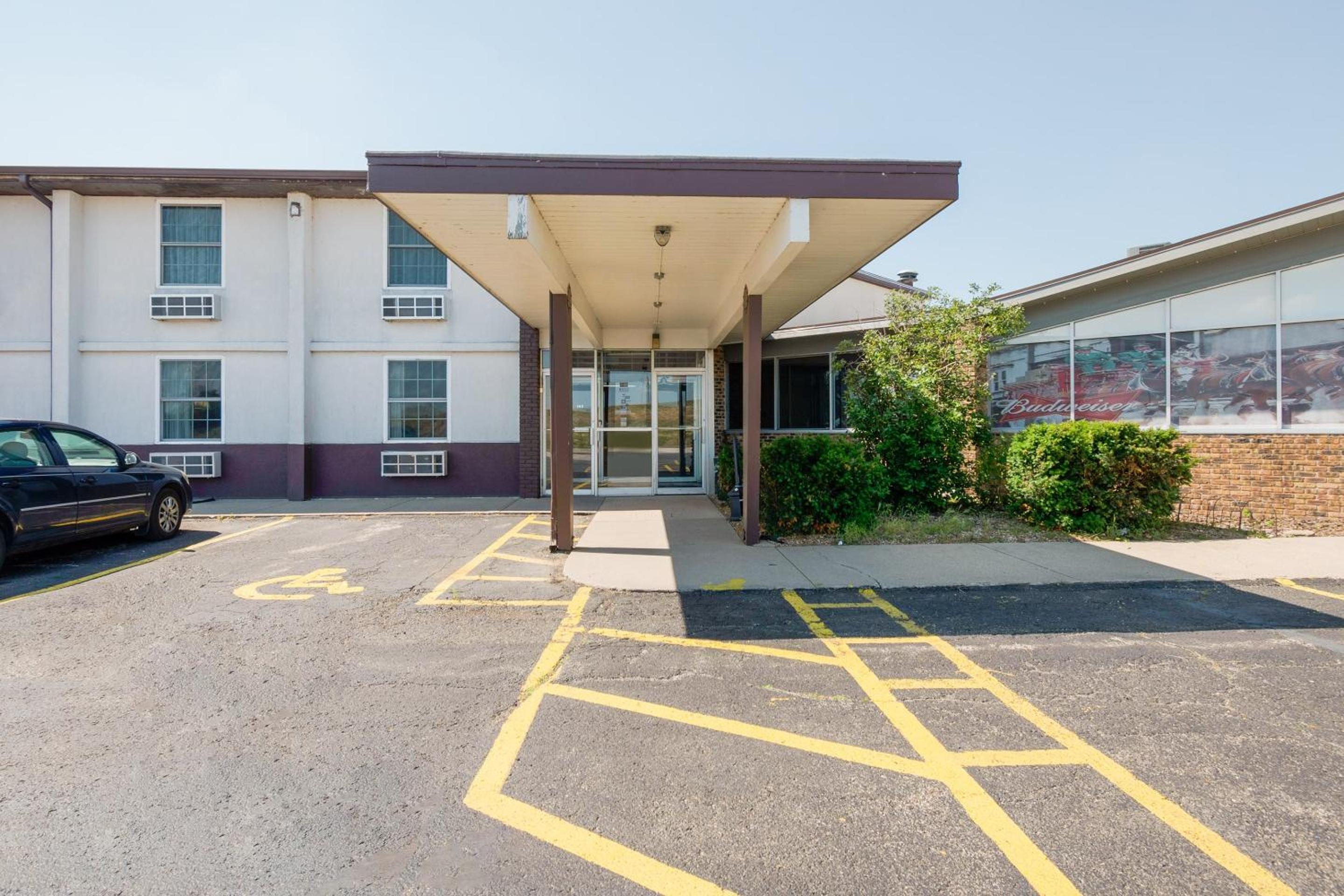 OYO Hotel Morton East Peoria I-74