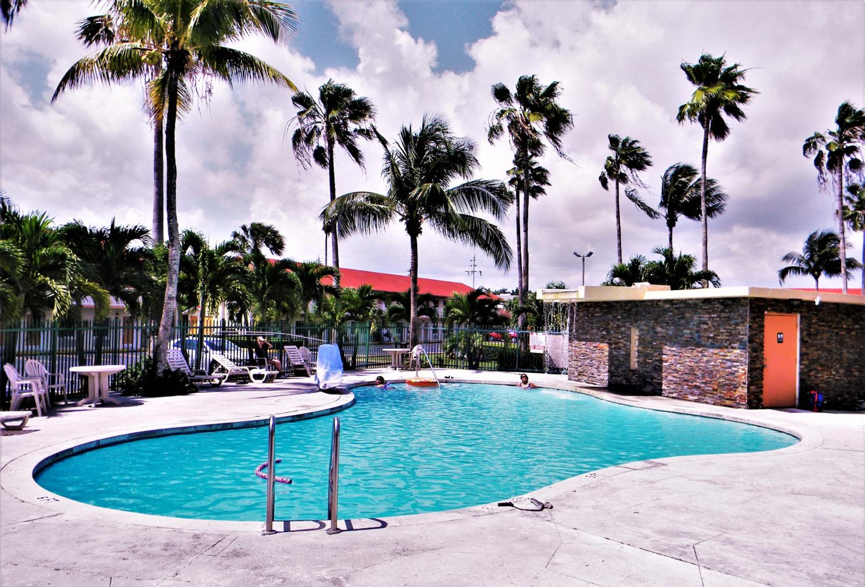 Fairway Inn Florida City Homestead Everglades interior in Florida City — gallery photo 2