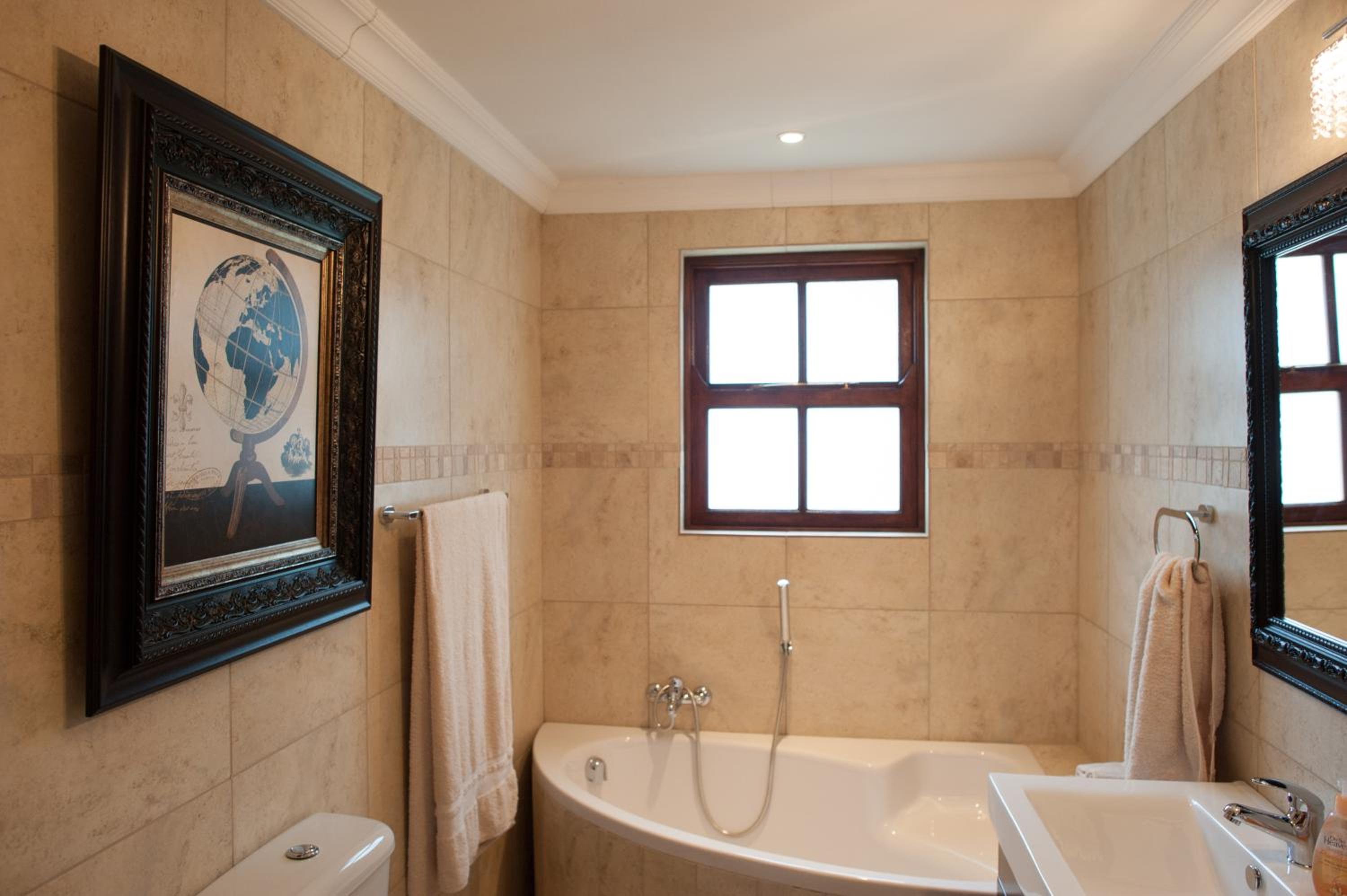Strawberry Fields Country Manor Guest House