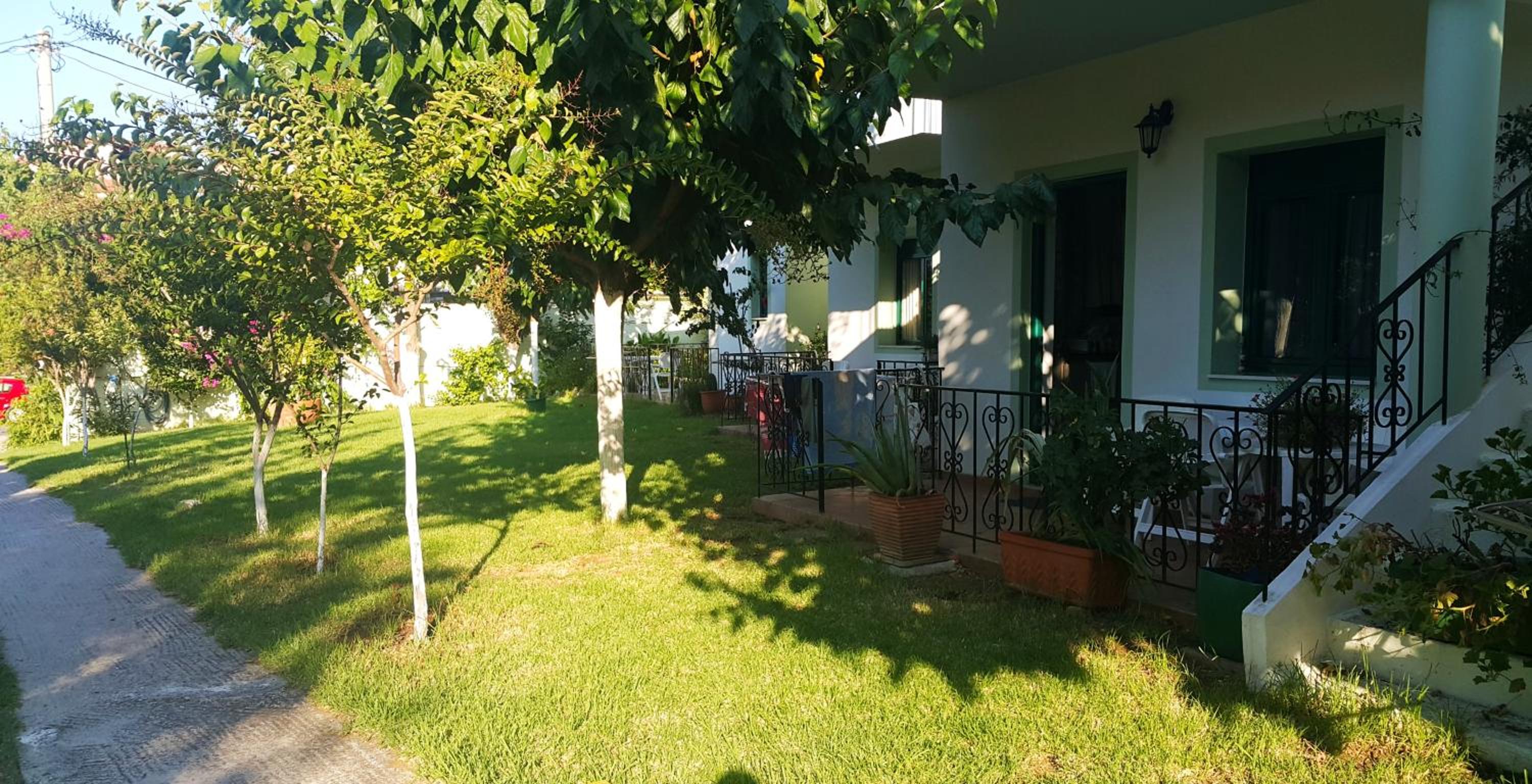 Ampeli Apartments photo 3
