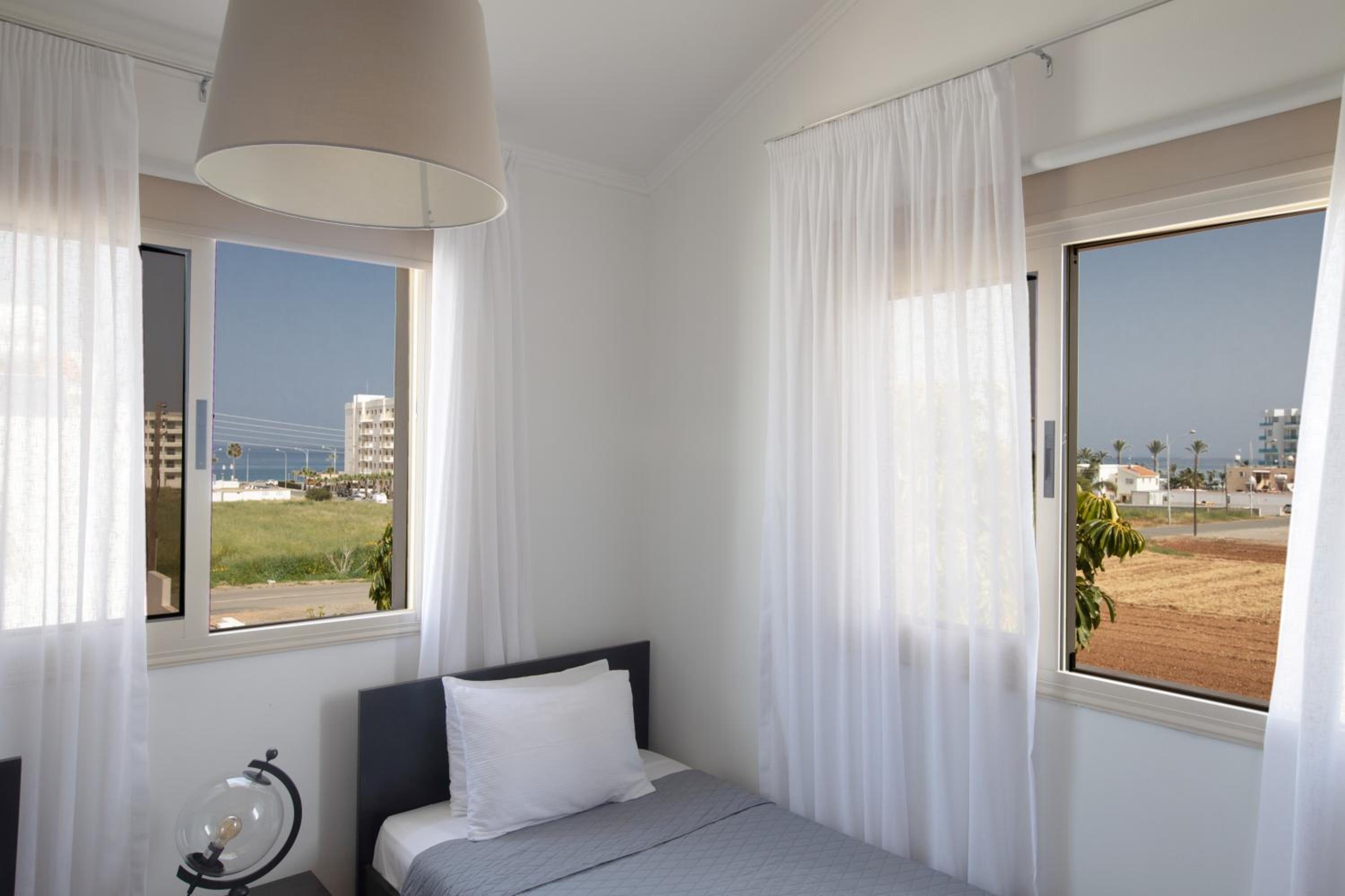 Tonia Seaview Villas
