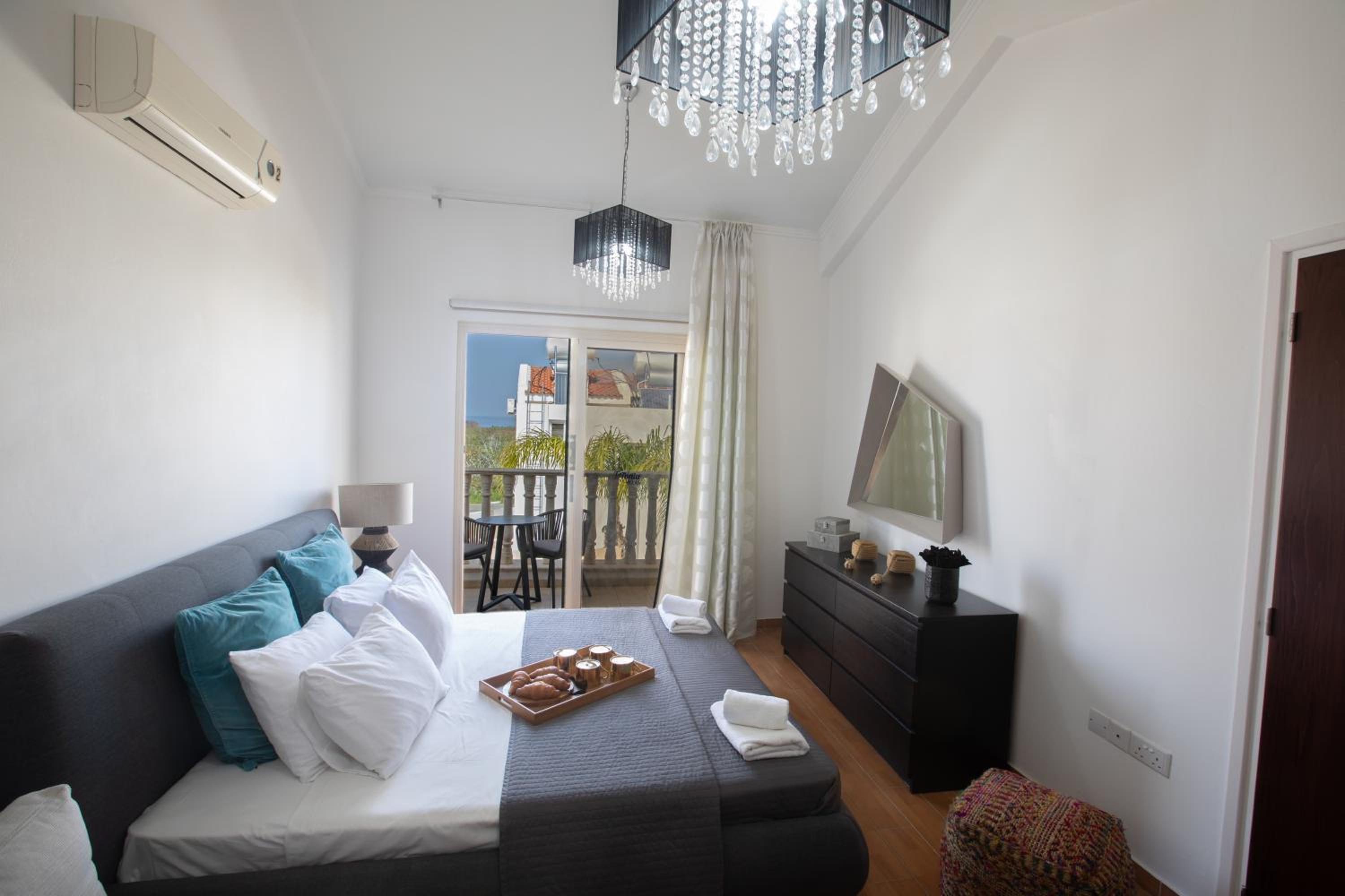 Tonia Seaview Villas