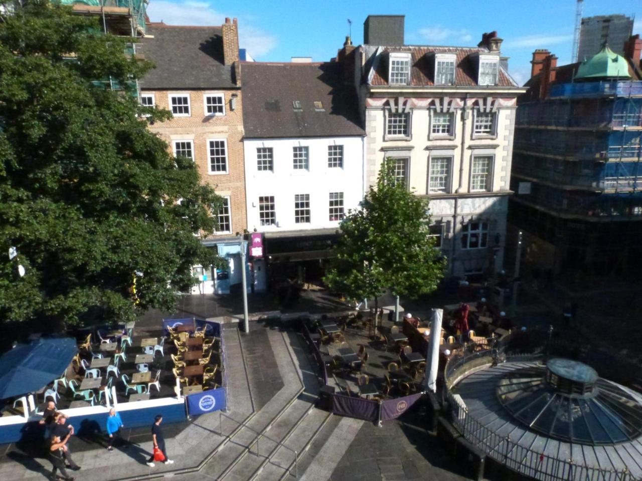 Lovely 2 bed flat in the VERY CENTRE of Newcastle view 5