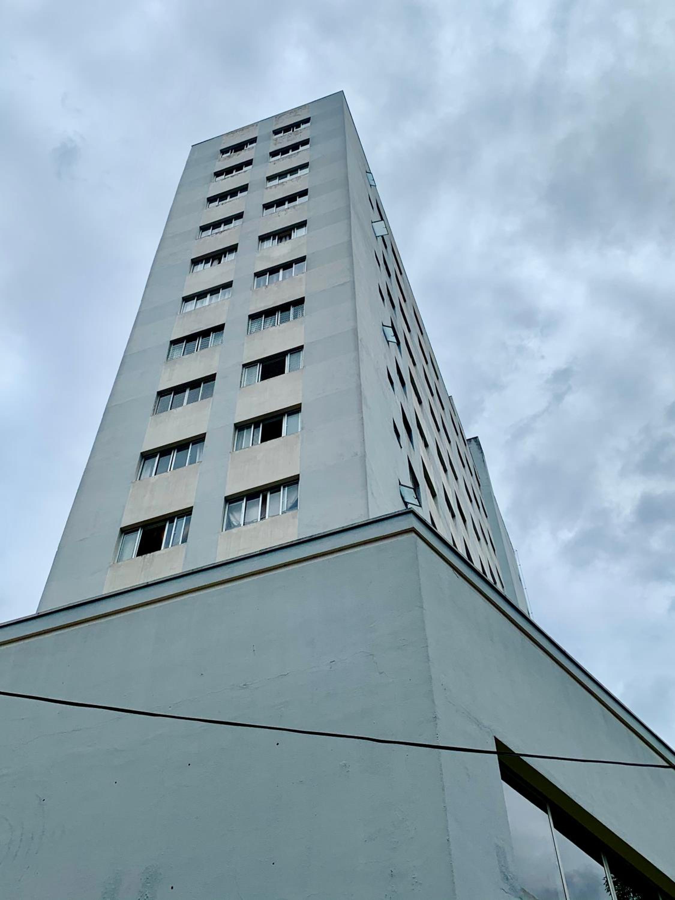101- Lindo Apartamento Amplo e decorado, 2 quartos, sala, cozinha completa, mobiliario moderno, lavanderia , Excelente localização no bairro Bigorrilho view 4