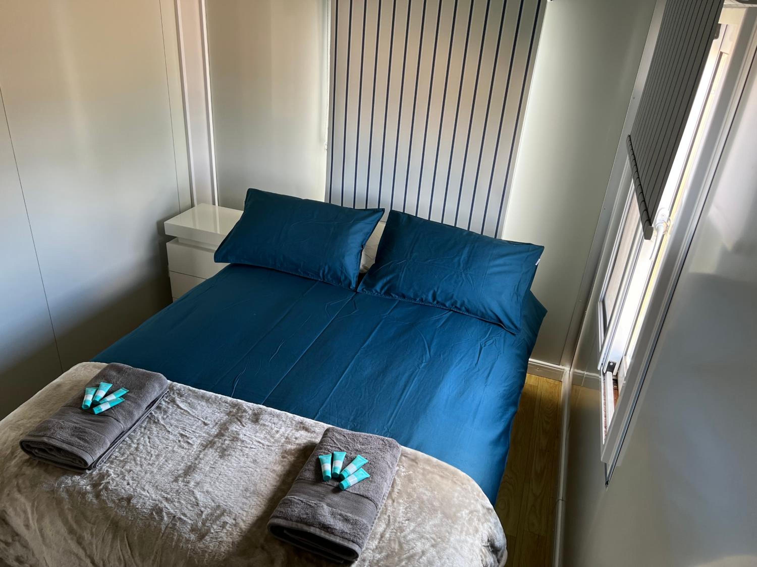 White Cliffs Self Contained Cabin Accommodation