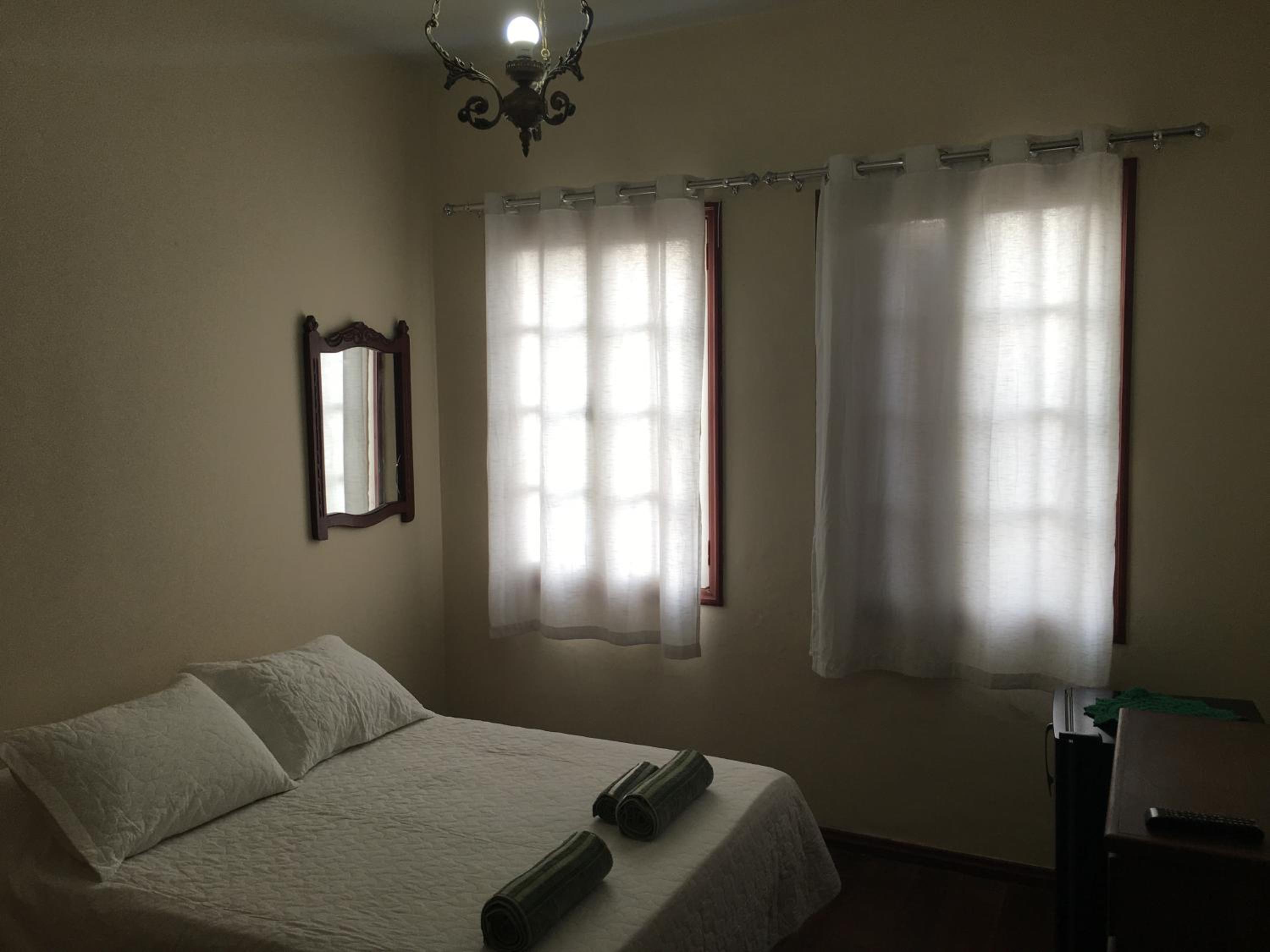CASA RAIZ cama, café e prosa