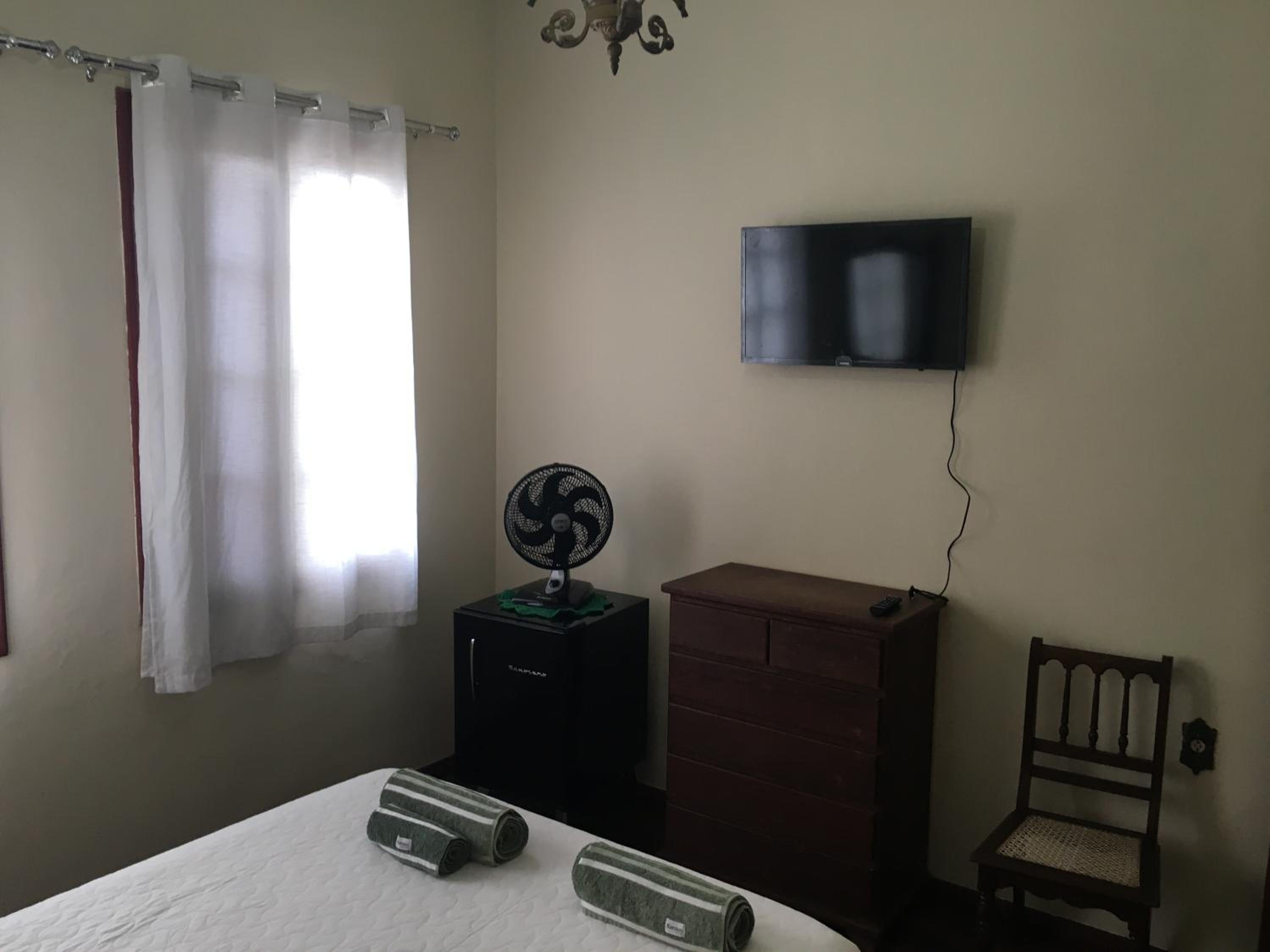 CASA RAIZ cama, café e prosa