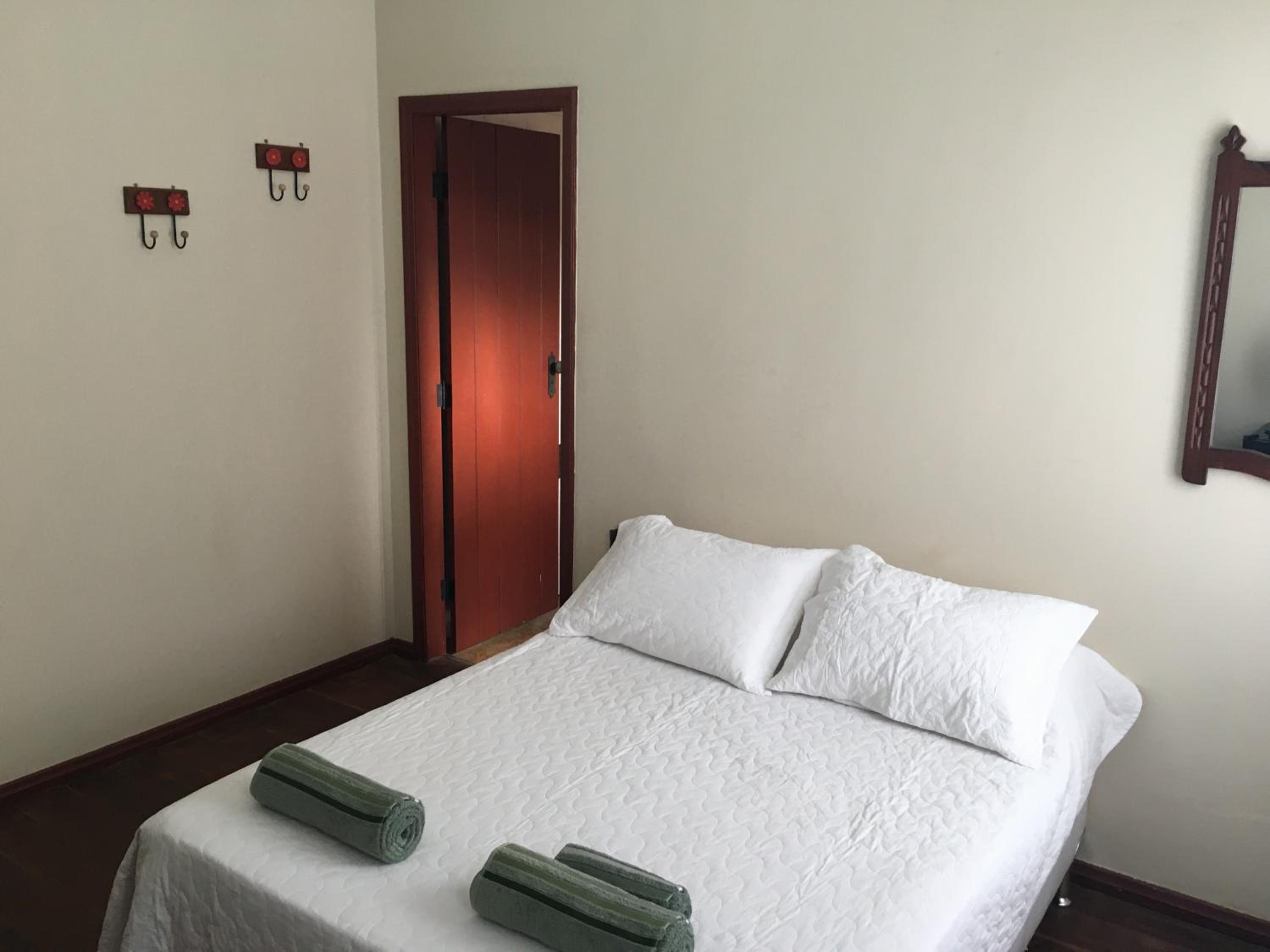 CASA RAIZ cama, café e prosa