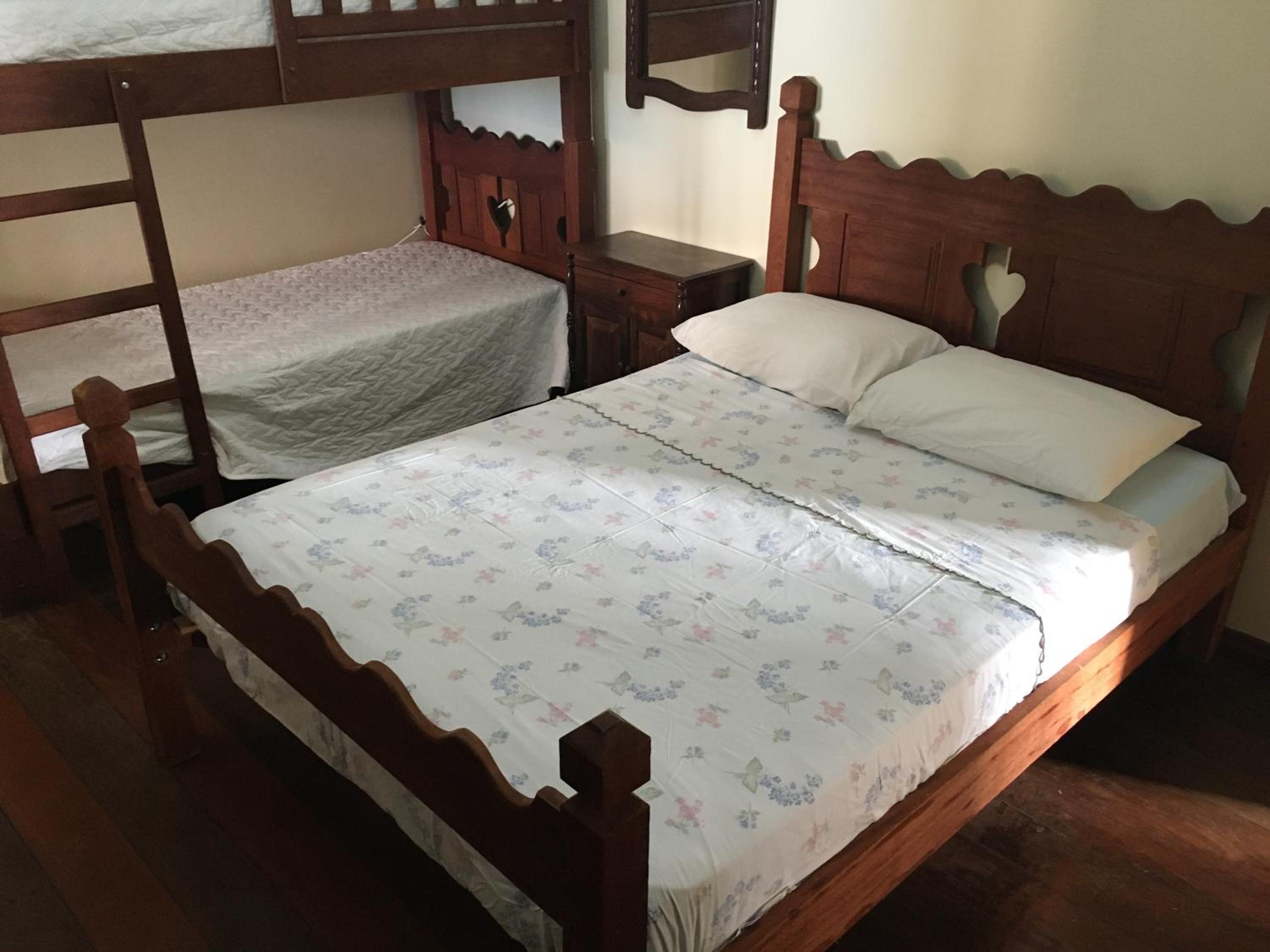 CASA RAIZ cama, café e prosa
