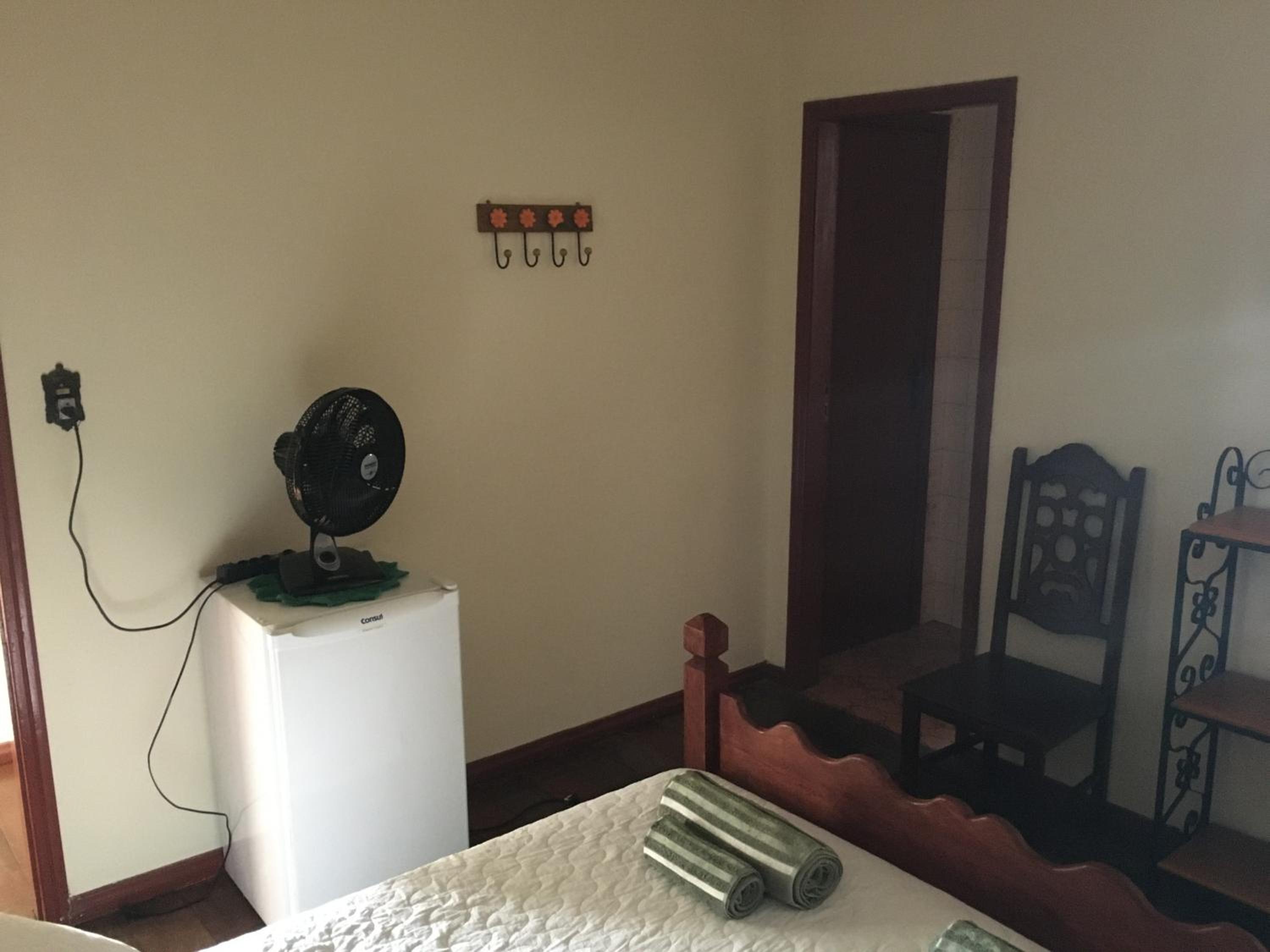 CASA RAIZ cama, café e prosa