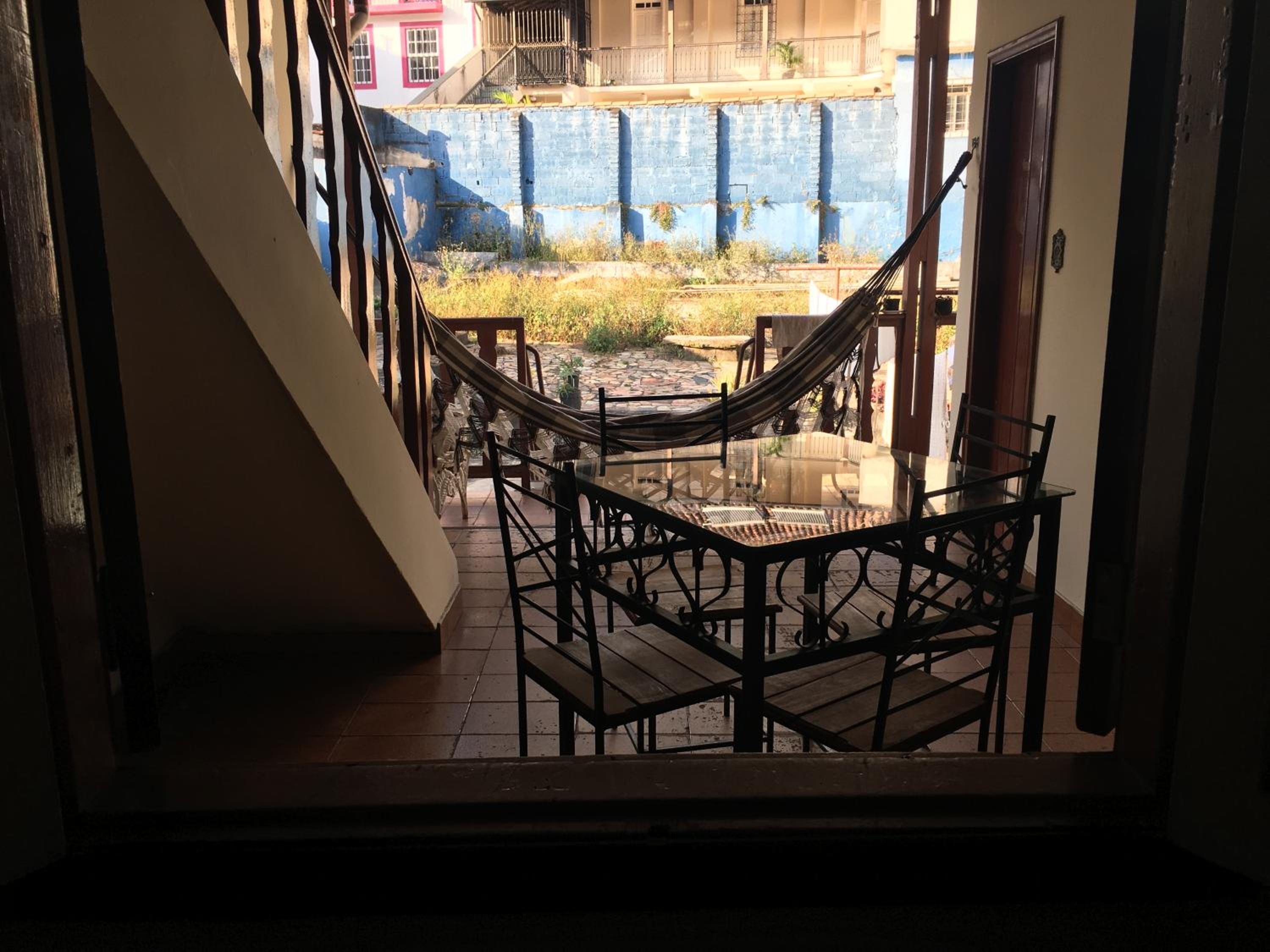 CASA RAIZ cama, café e prosa