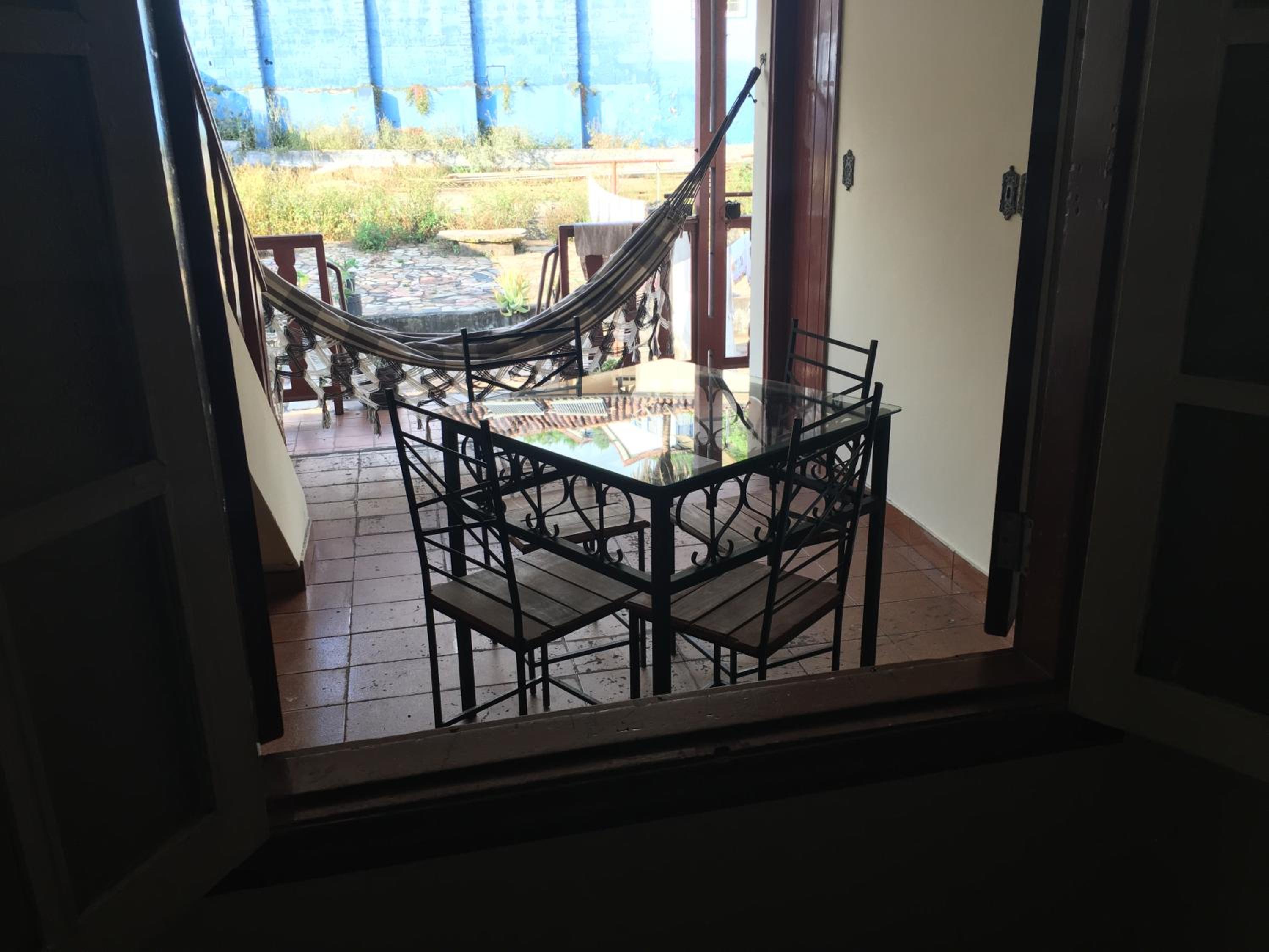 CASA RAIZ cama, café e prosa