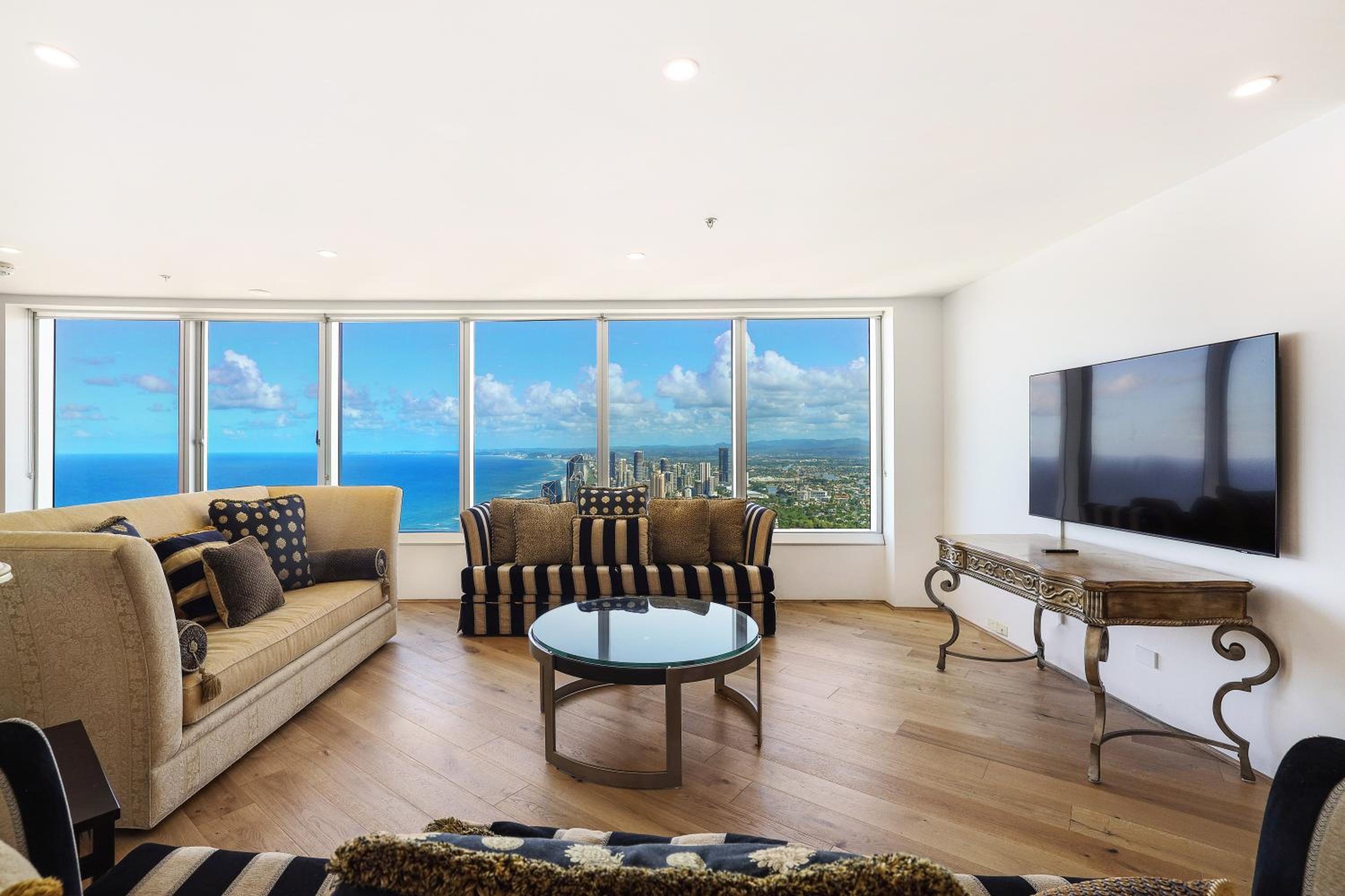 Tallest Tower SkyHomes | 9 Hamilton Avenue view 4