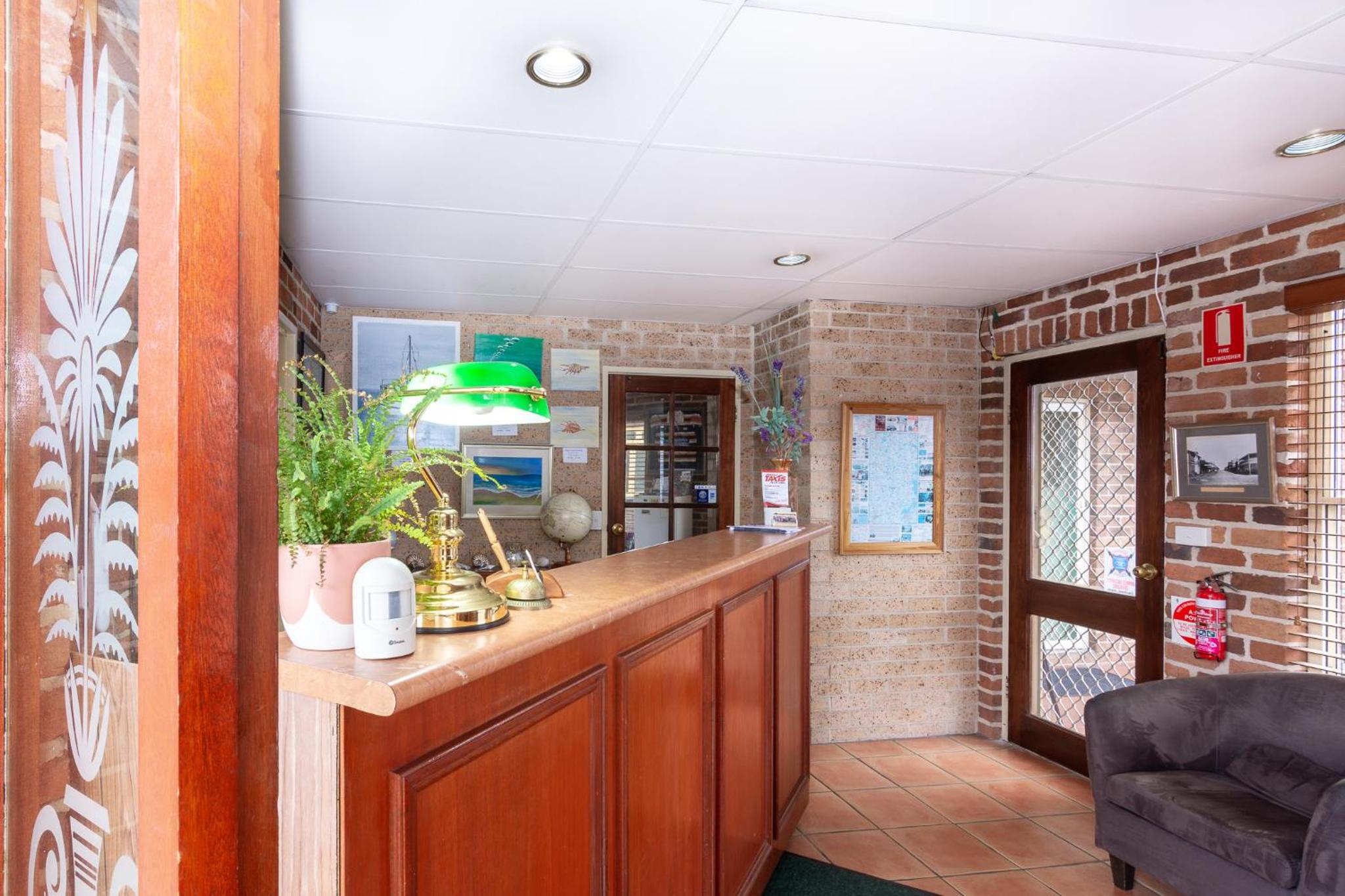 Cedar Lodge Motel