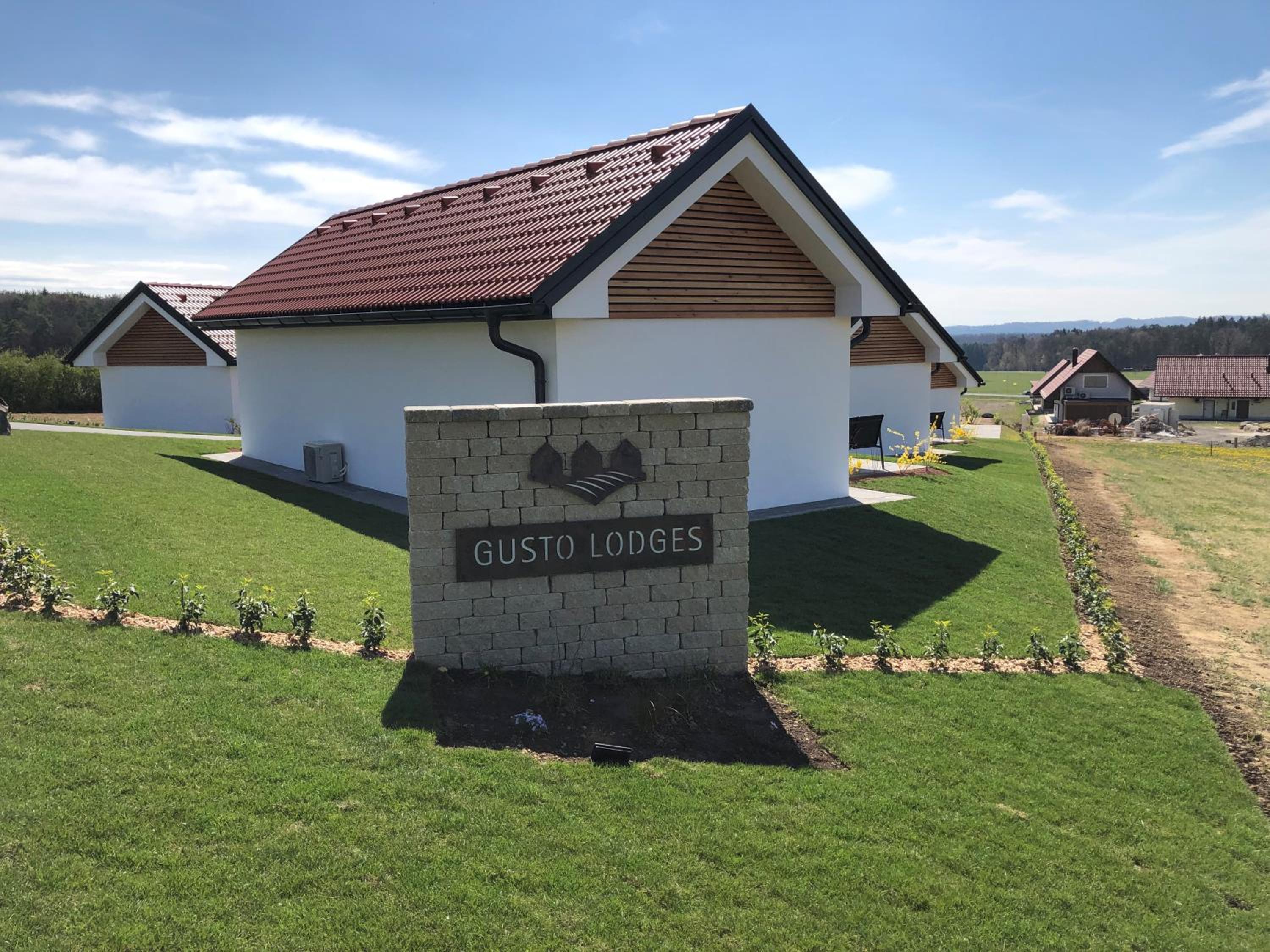 Gusto Lodges view 5