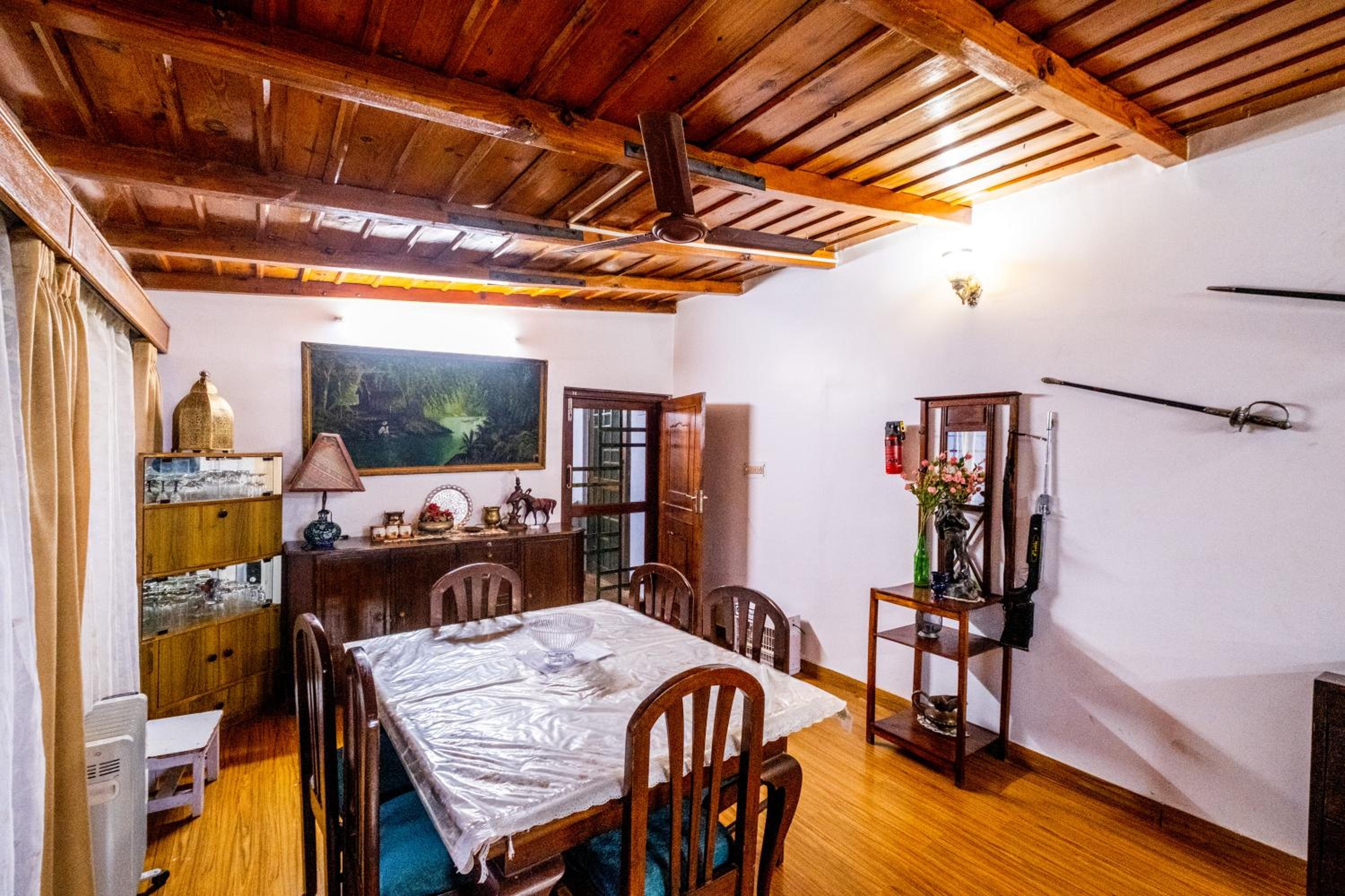View-Topia Cottage, 2bhk w the view of Bhimtal Lake by Roamhome view 3