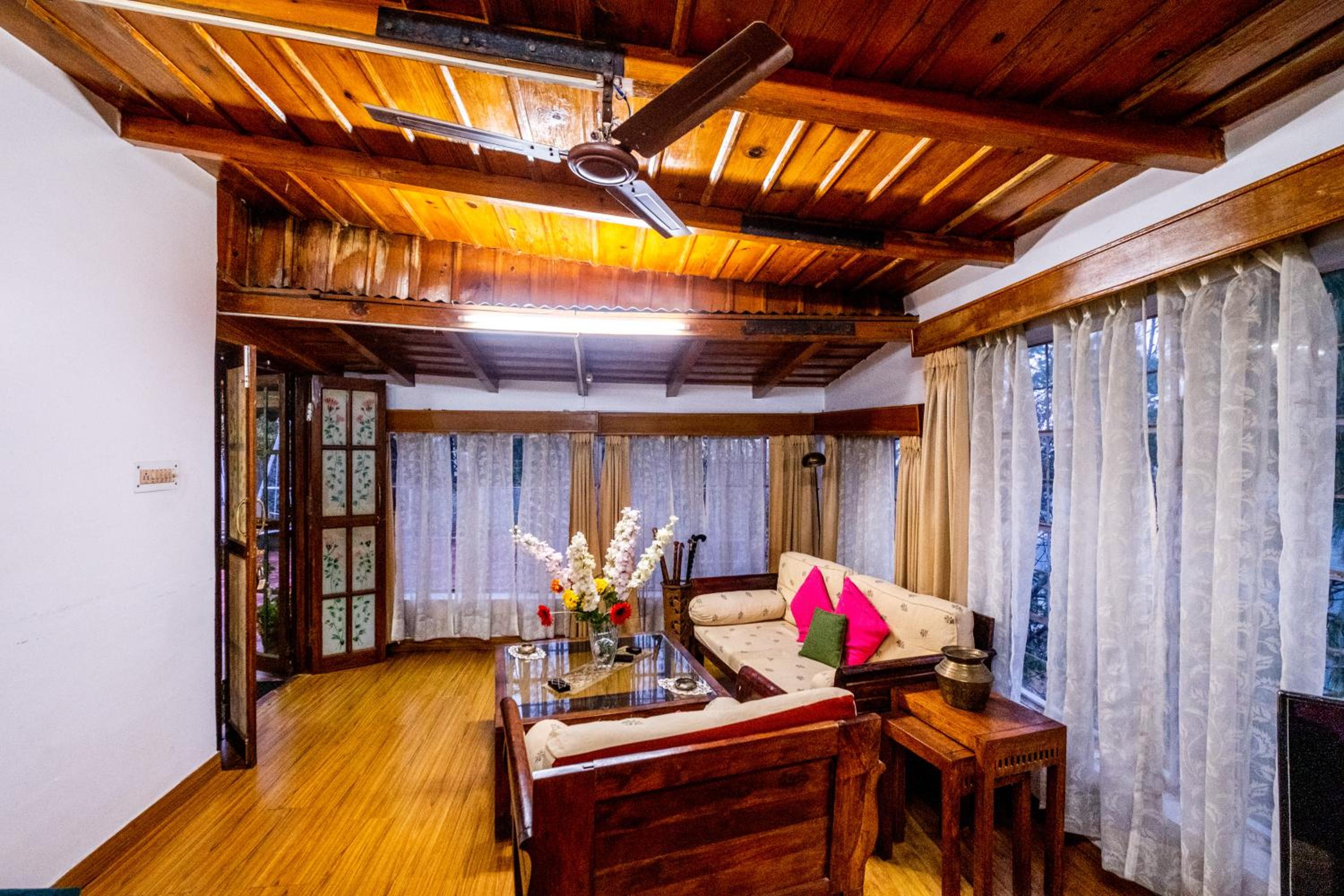 View-Topia Cottage, 2bhk w the view of Bhimtal Lake by Roamhome view 5