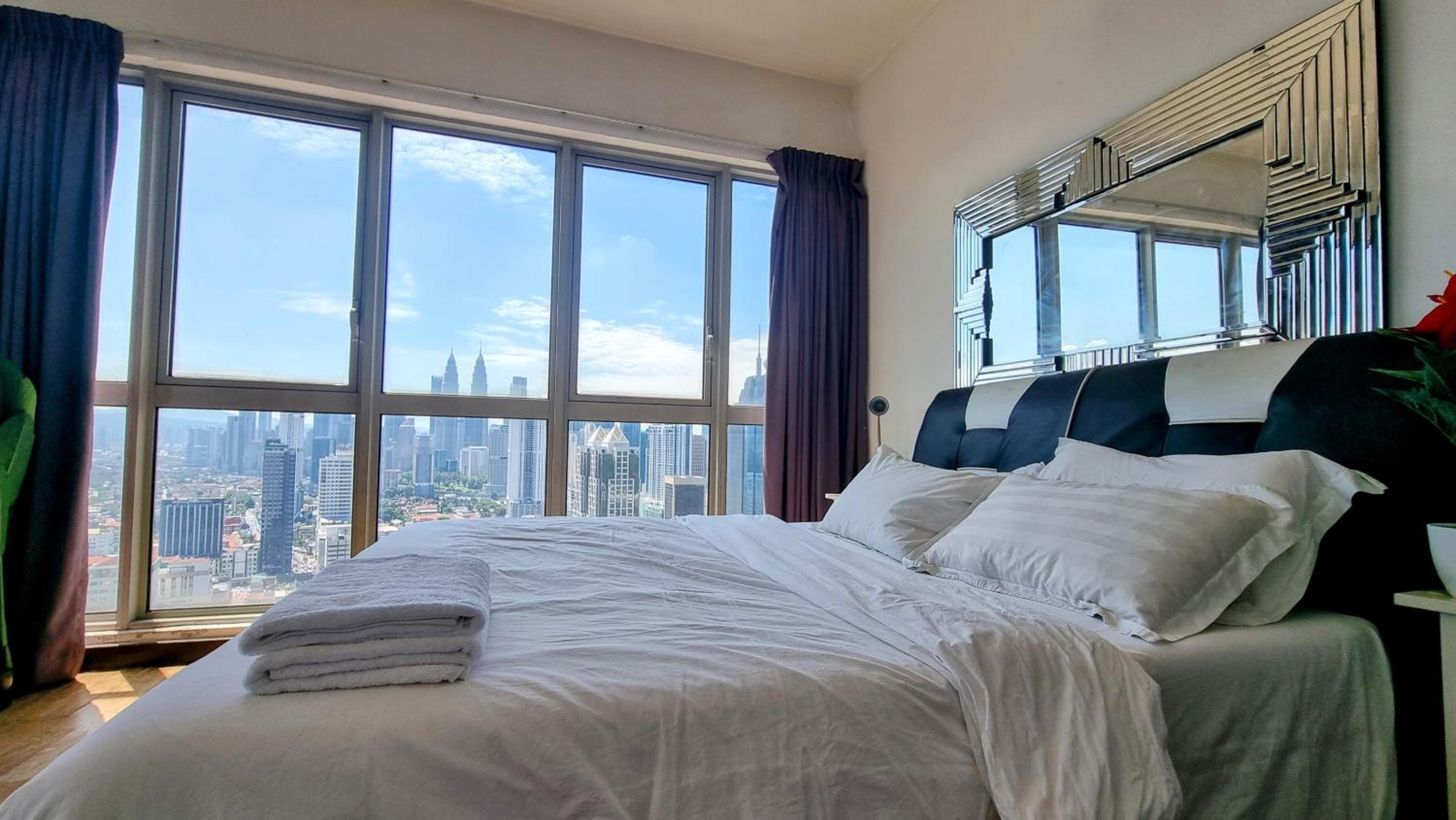 Penthouse on 34 - The Highest Unit and Best Views in Regalia & Private Rooftop Terrace