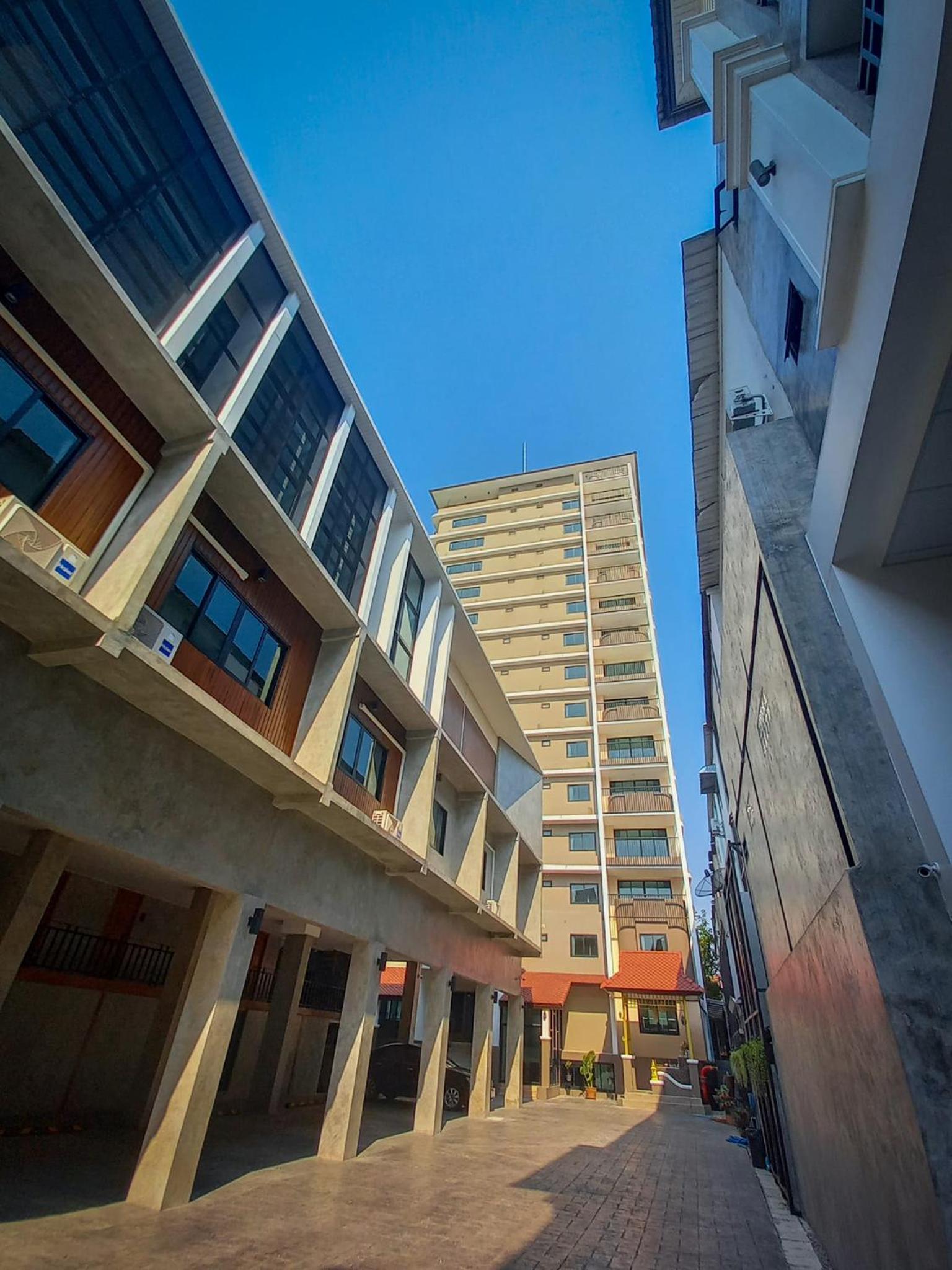 BURI Hotel And Hostel