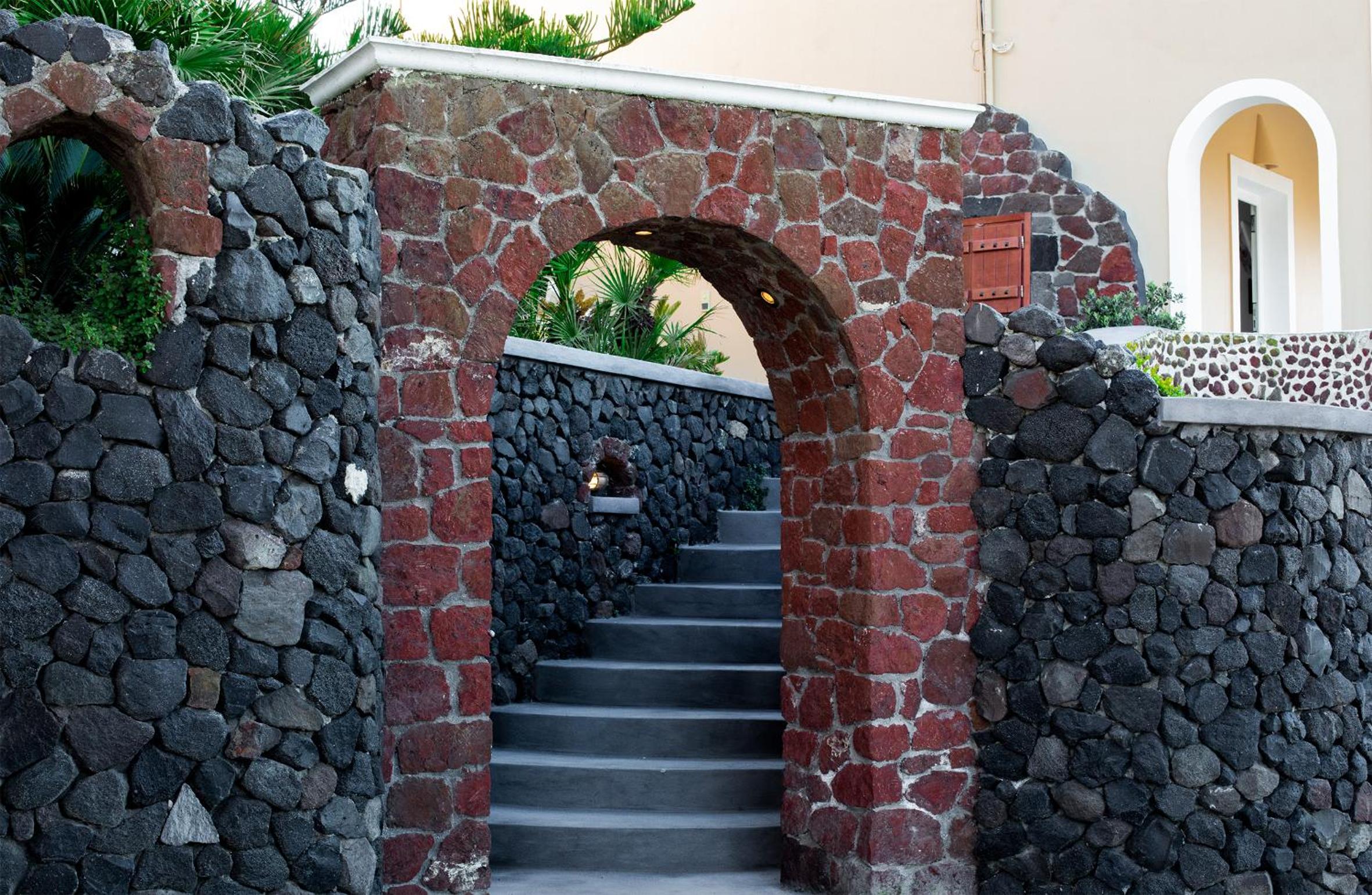 PITHOS MODERN APARTMENTS