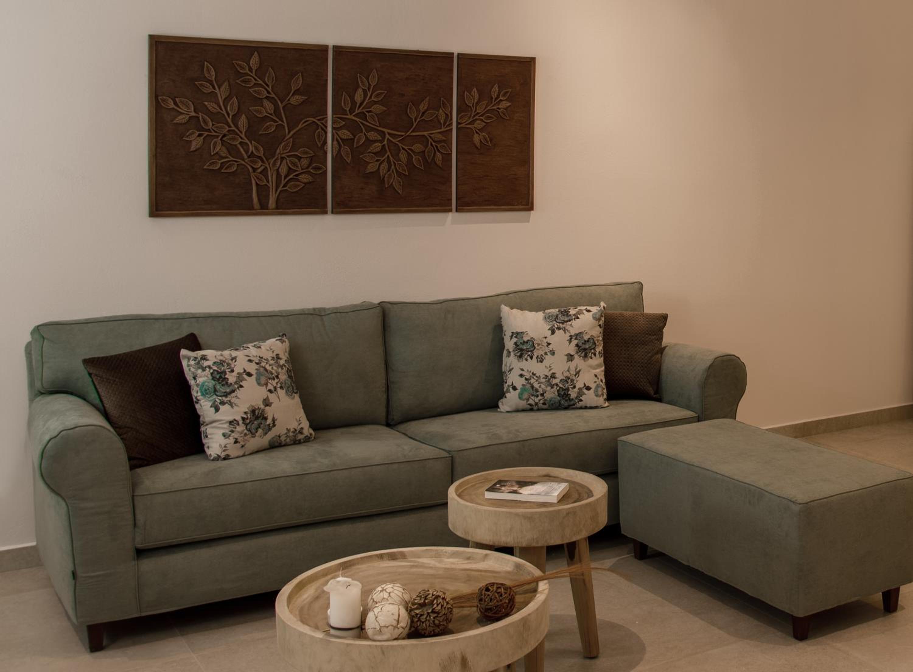 PITHOS MODERN APARTMENTS