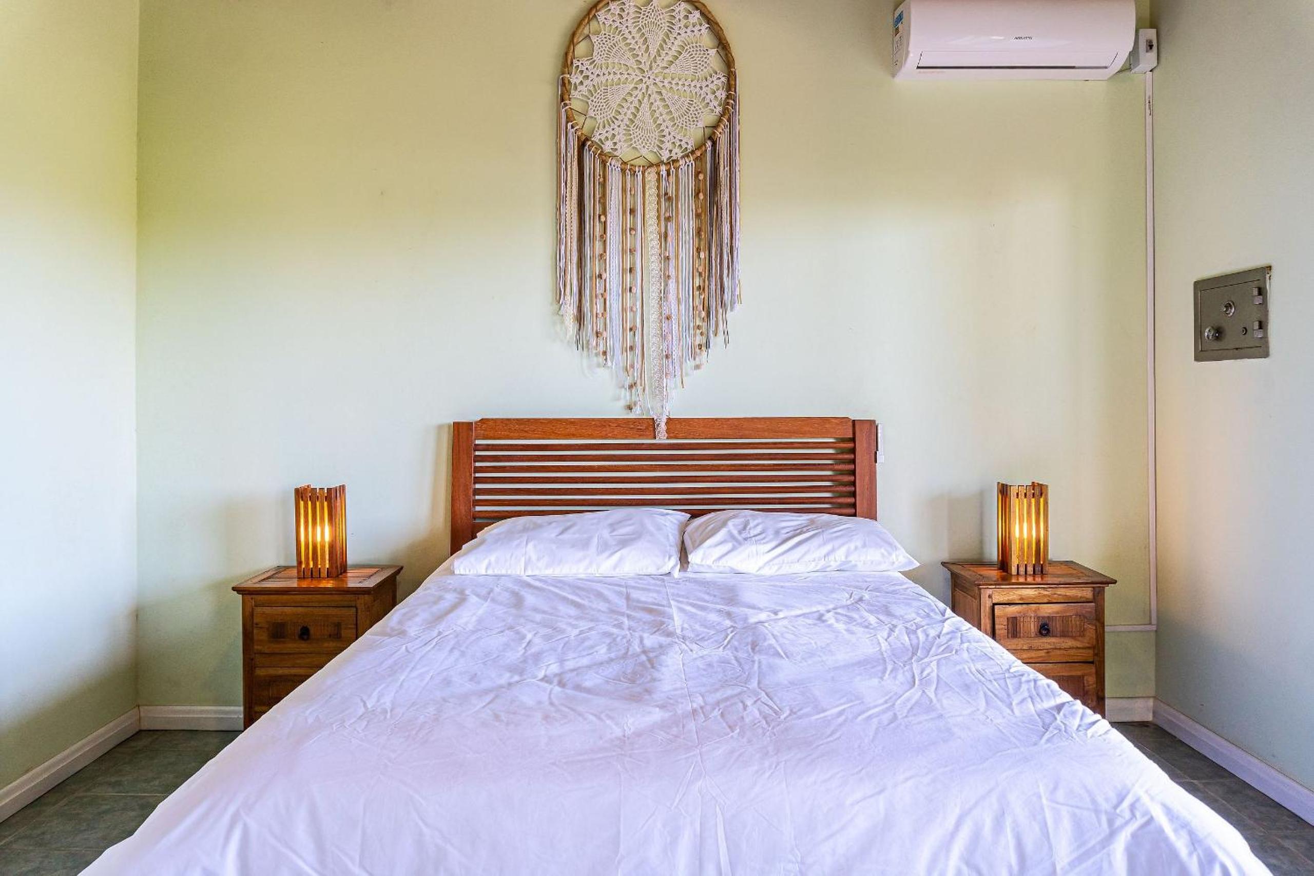 Linda casa pé na areia vista para o Ouvidor EGO003