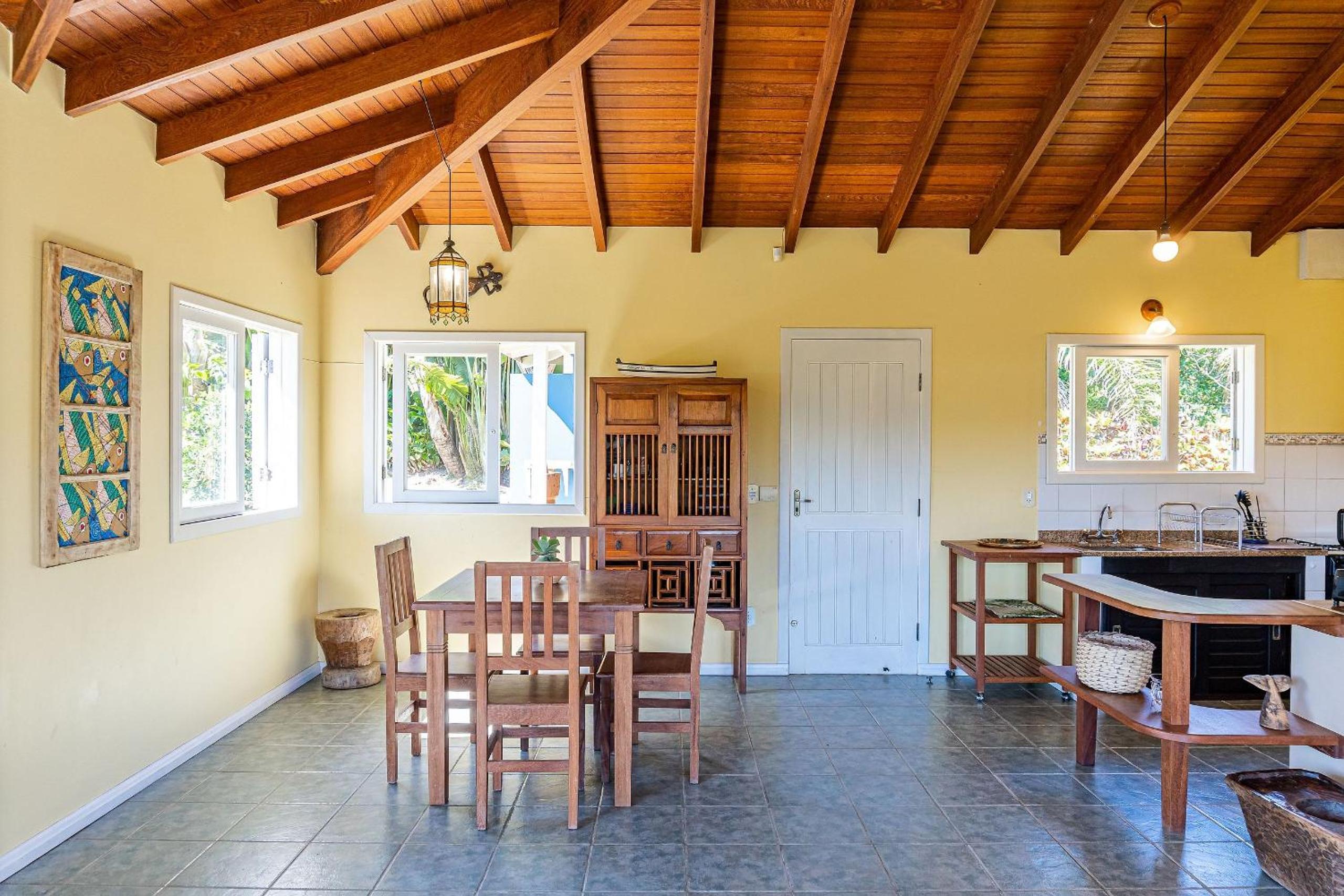 Linda casa pé na areia vista para o Ouvidor EGO003