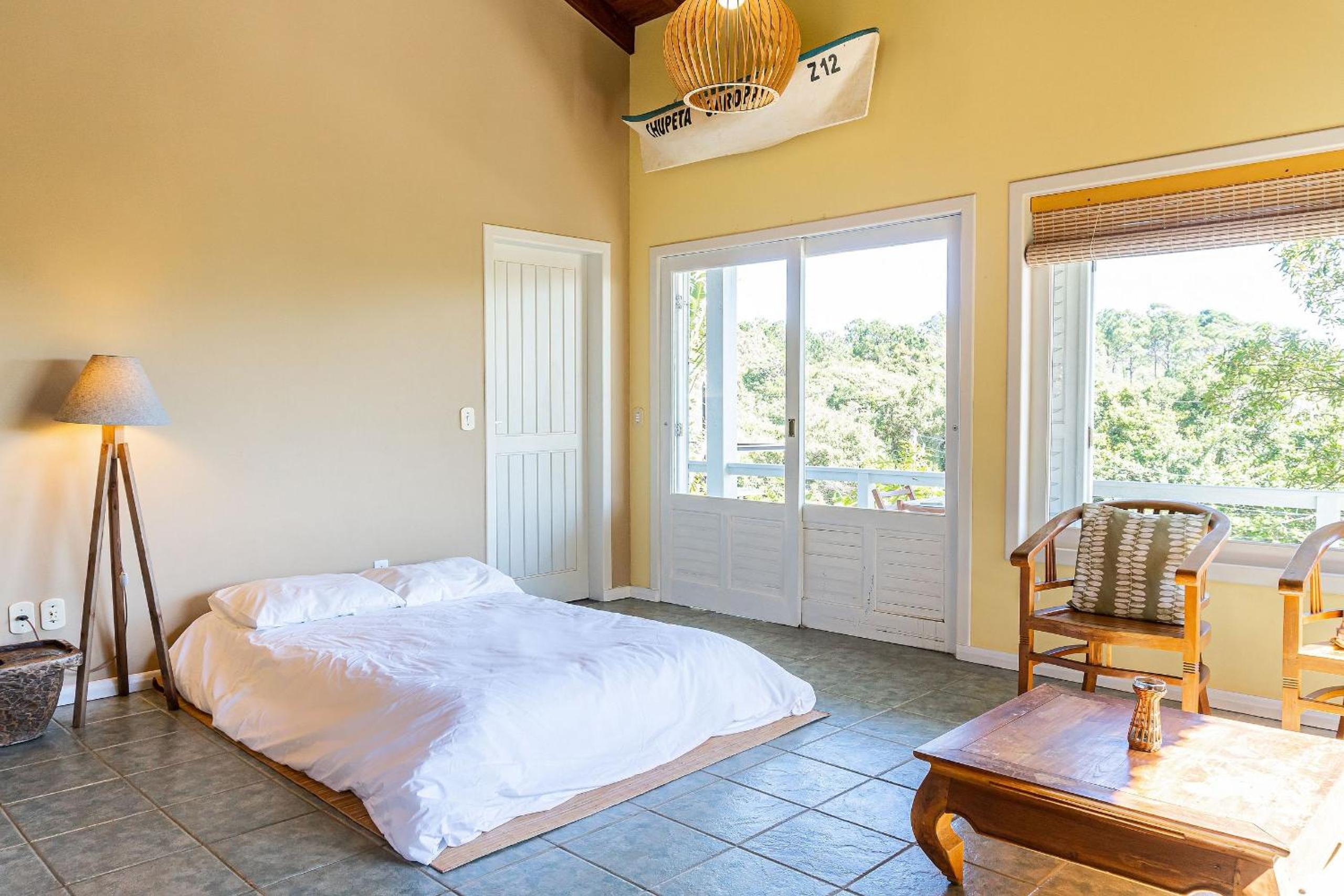 Linda casa pé na areia vista para o Ouvidor EGO003