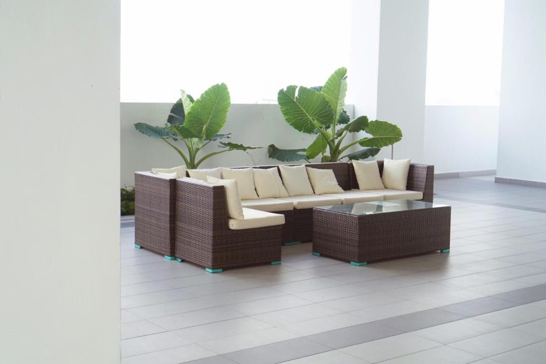 Cozy 2 bedrooms 4 pax Menjalara Near Desa Park City