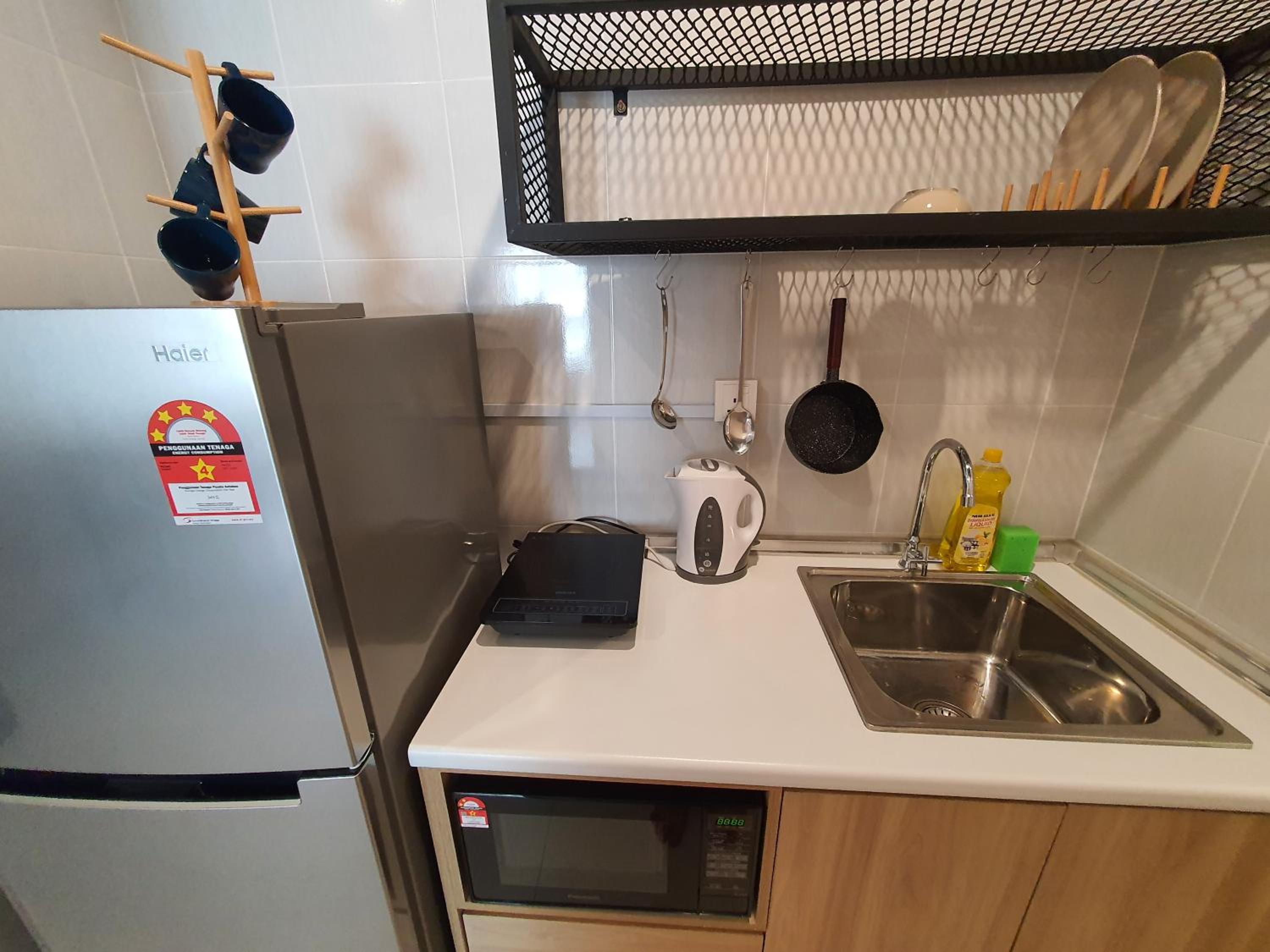 Cozy 2 bedrooms 4 pax Menjalara Near Desa Park City