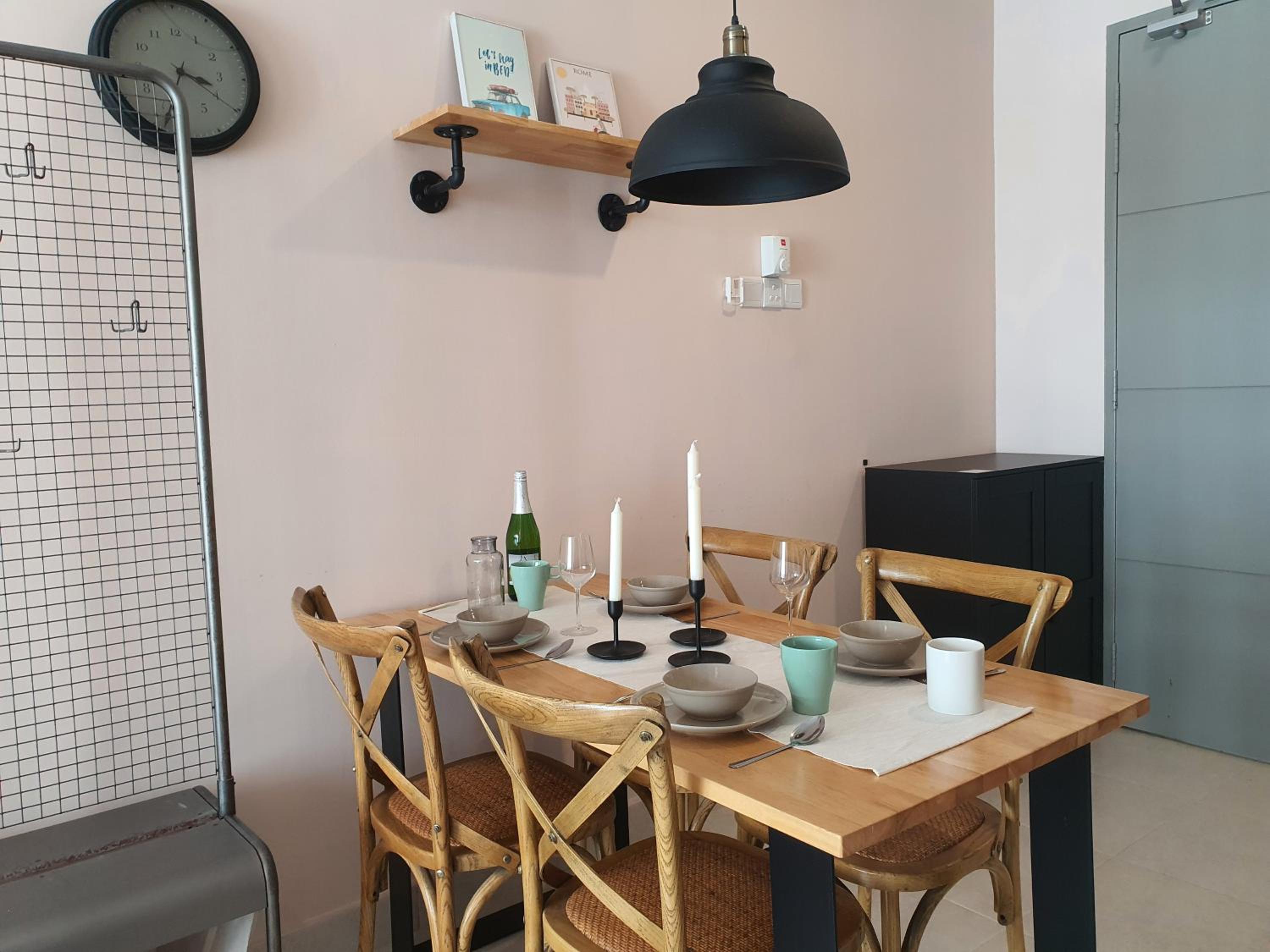 Cozy 2 bedrooms 4 pax Menjalara Near Desa Park City