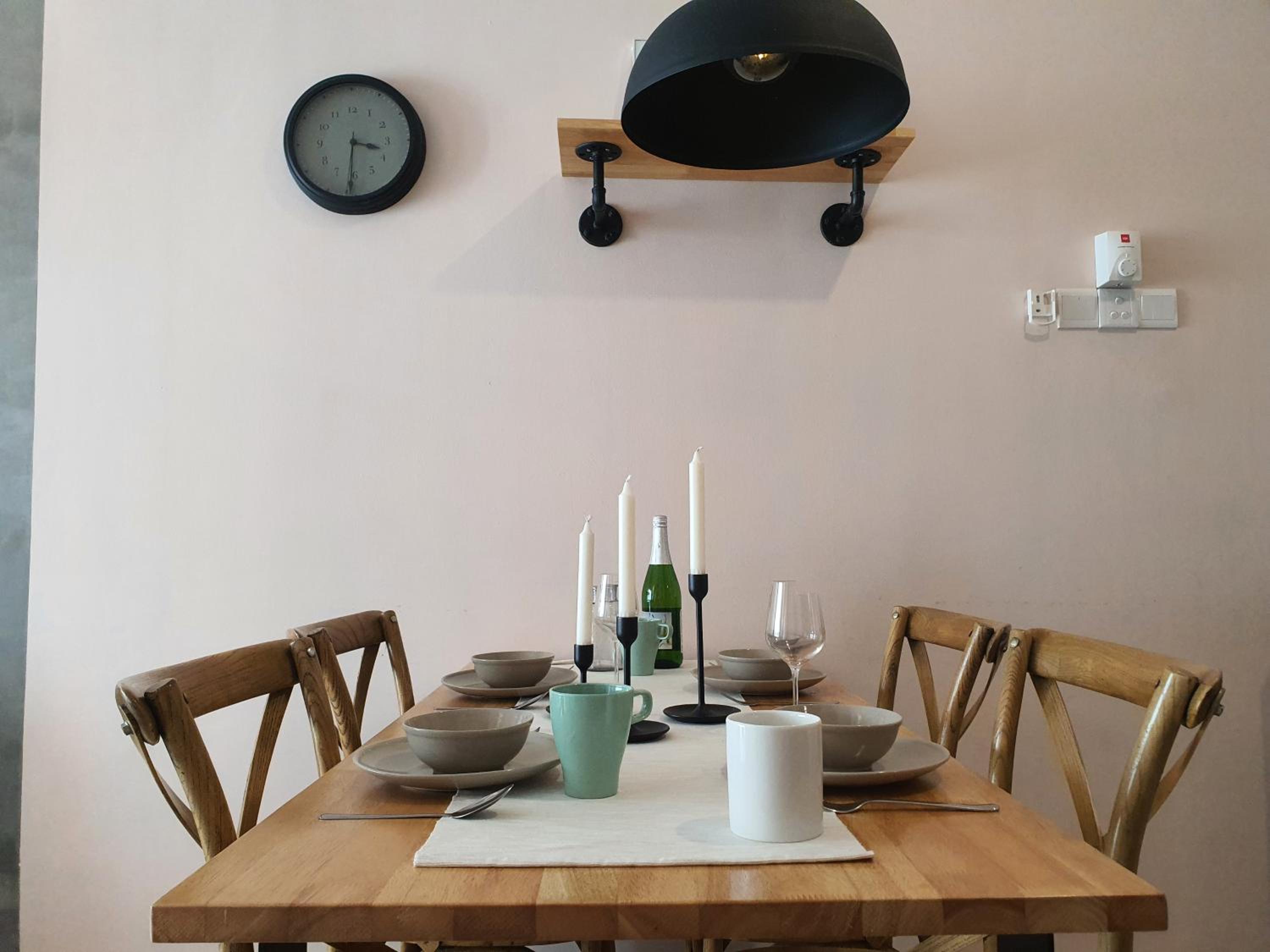 Cozy 2 bedrooms 4 pax Menjalara Near Desa Park City