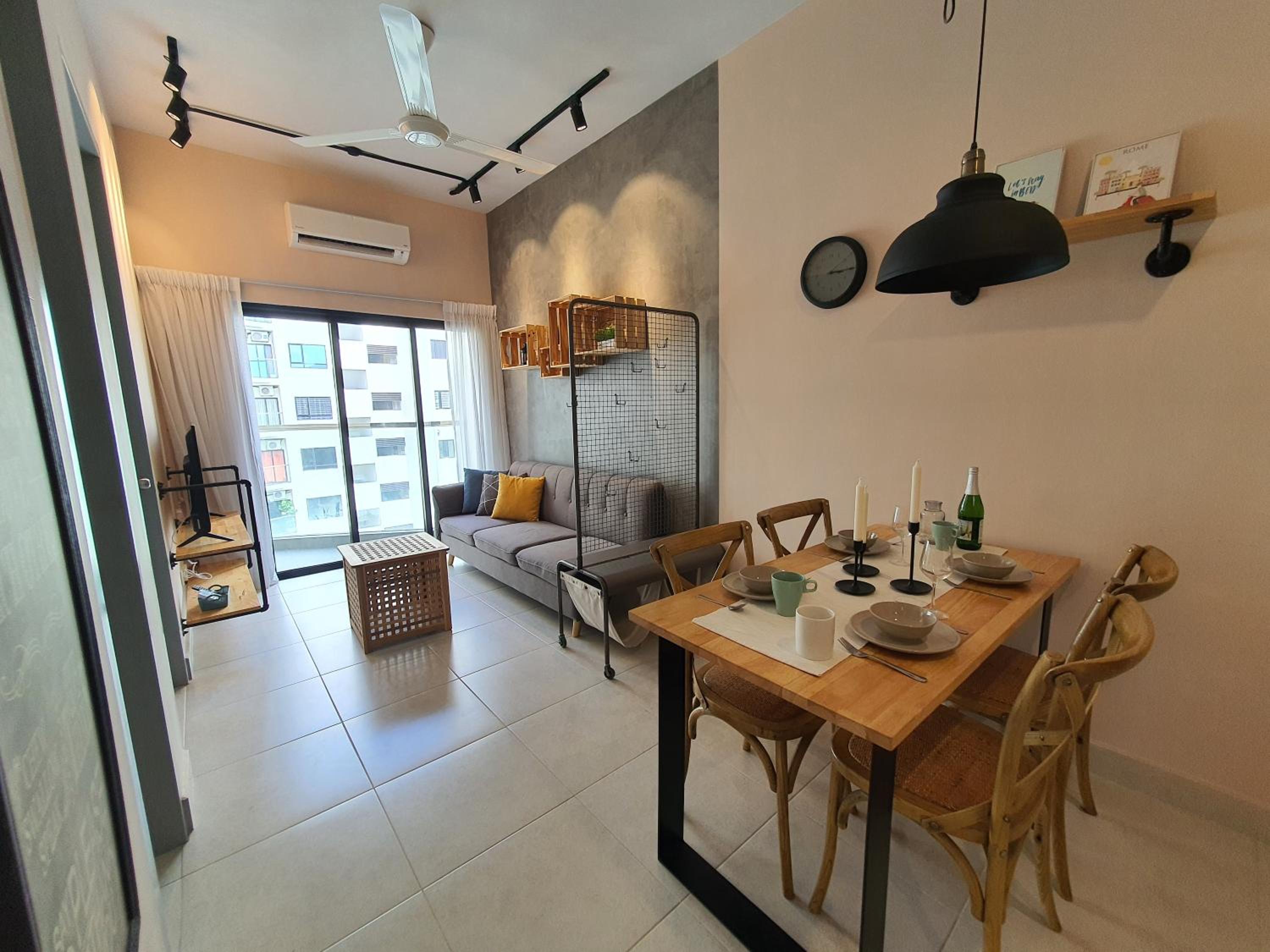 Cozy 2 bedrooms 4 pax Menjalara Near Desa Park City