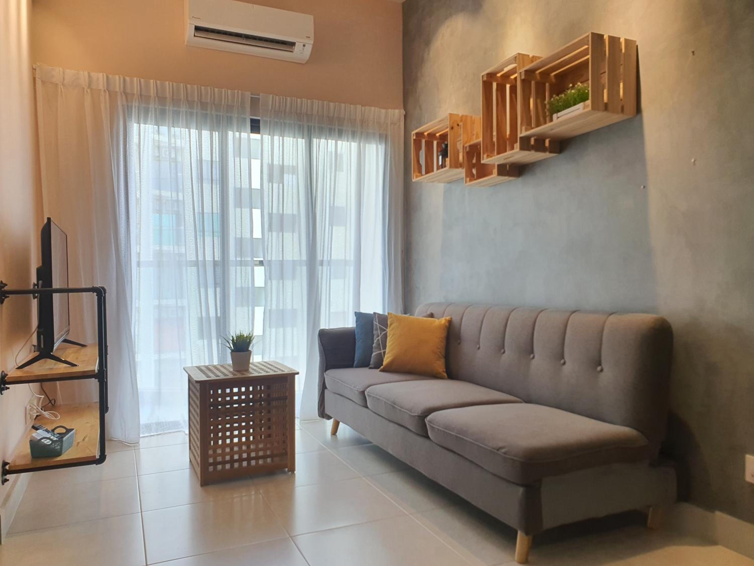 Cozy 2 bedrooms 4 pax Menjalara Near Desa Park City