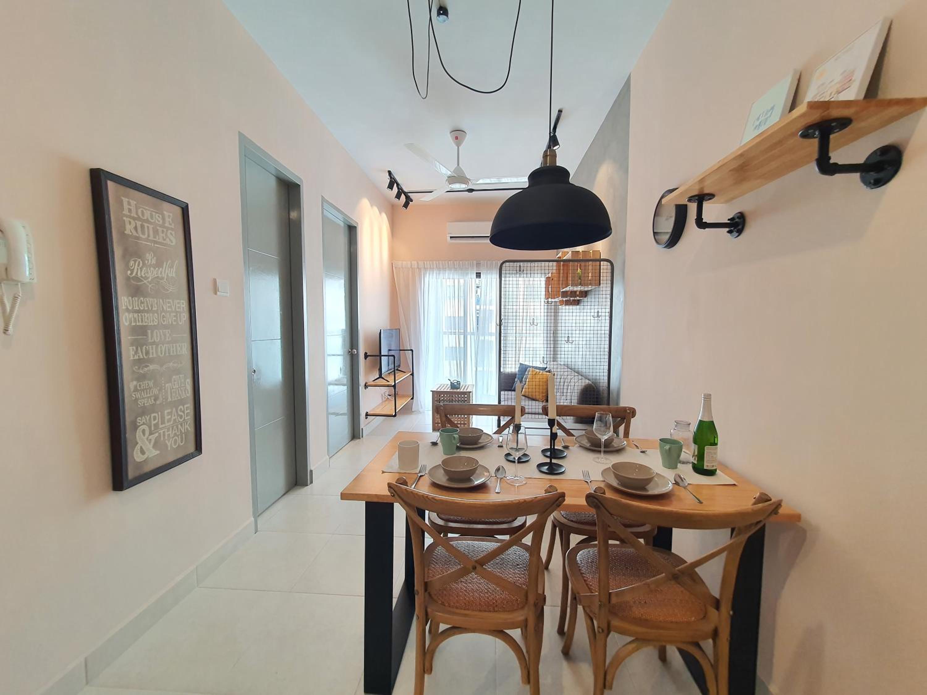Cozy 2 bedrooms 4 pax Menjalara Near Desa Park City