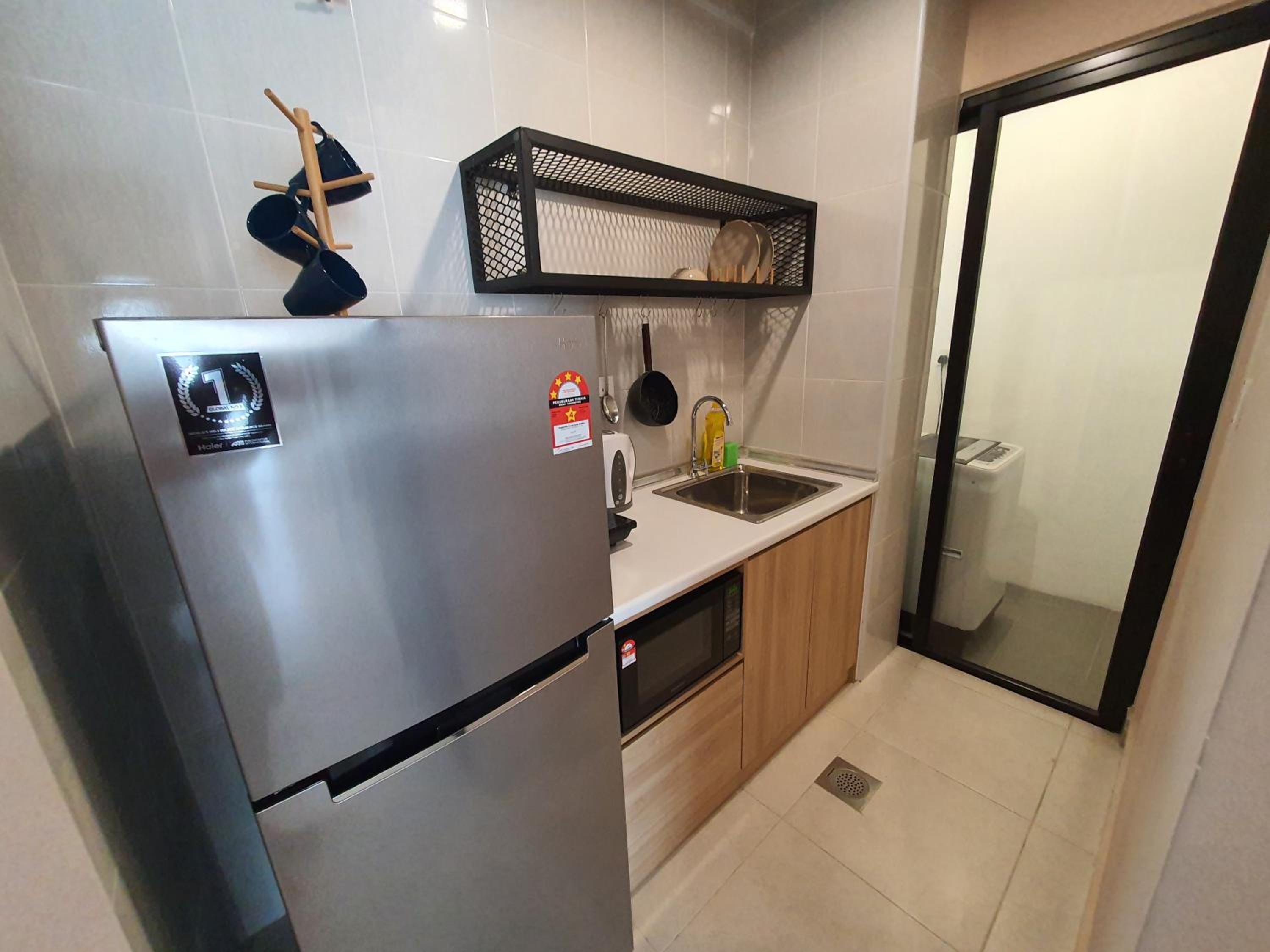 Cozy 2 bedrooms 4 pax Menjalara Near Desa Park City