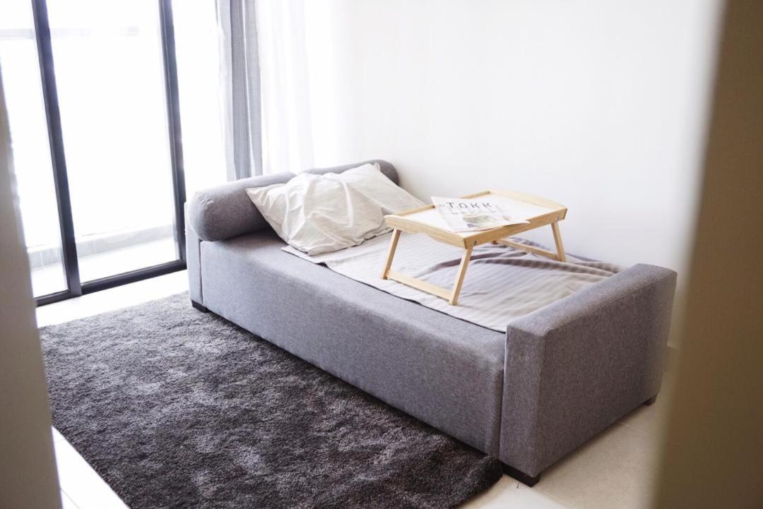 Cozy 2 bedrooms 4 pax Menjalara Near Desa Park City