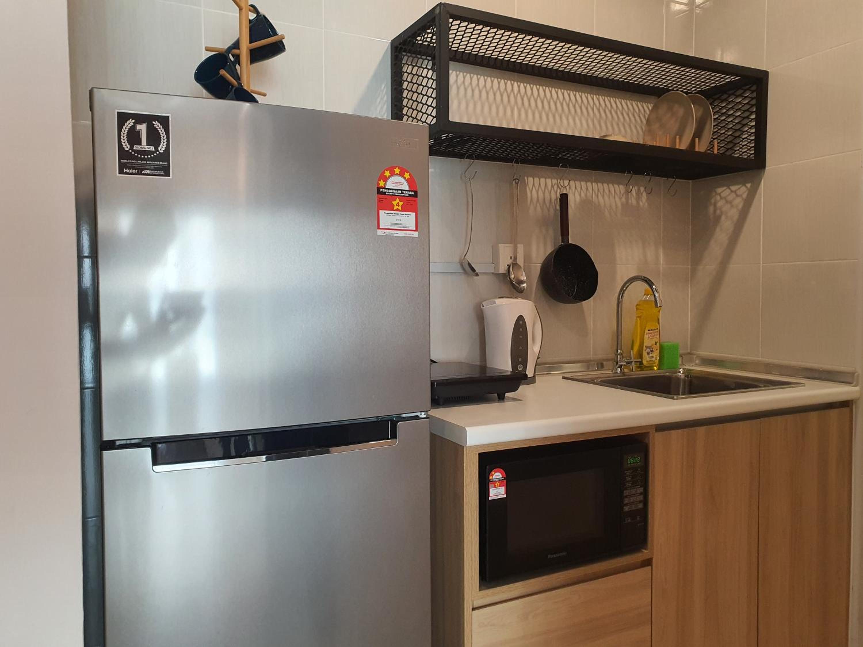 Cozy 2 bedrooms 4 pax Menjalara Near Desa Park City