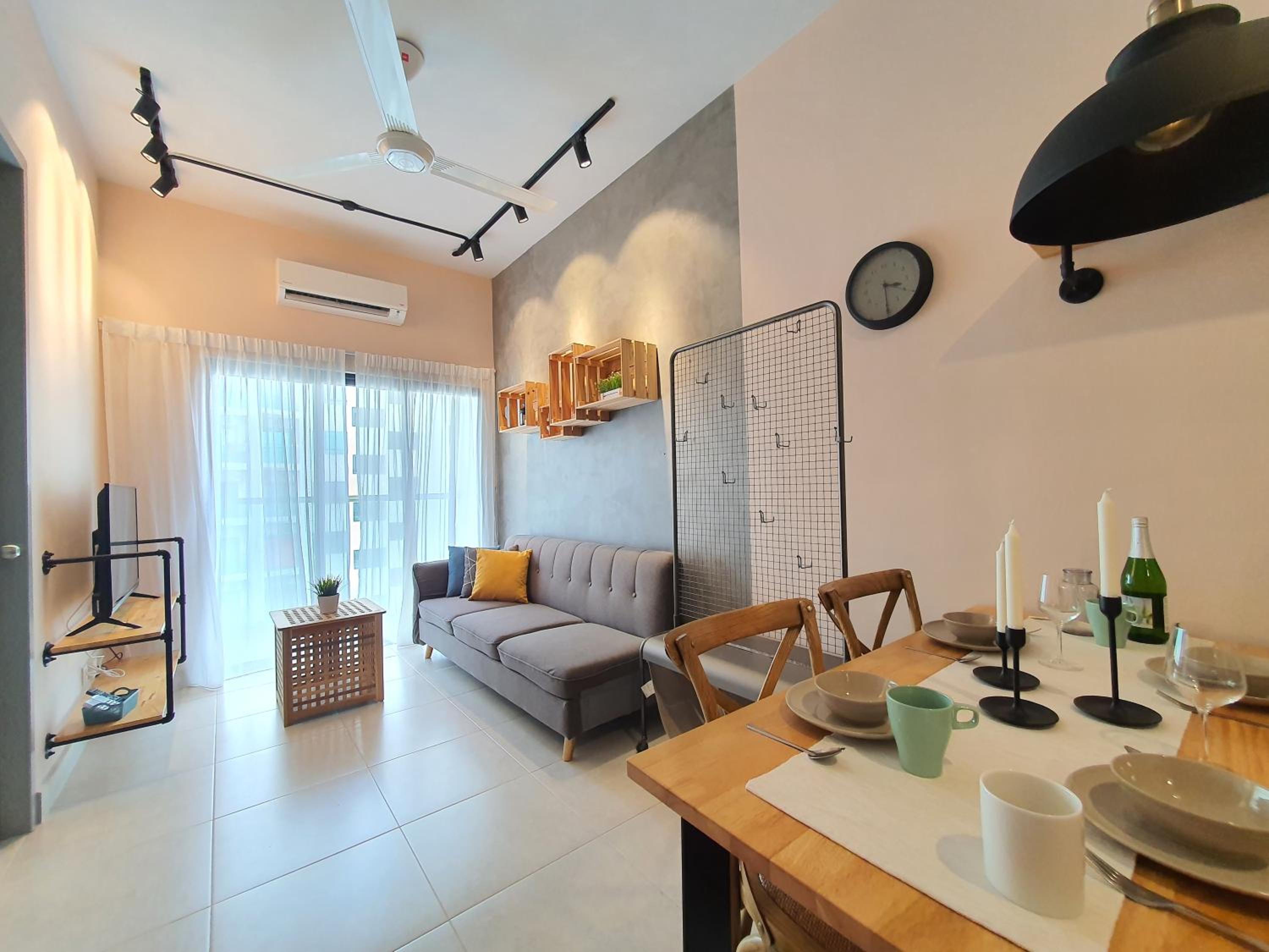 Cozy 2 bedrooms 4 pax Menjalara Near Desa Park City