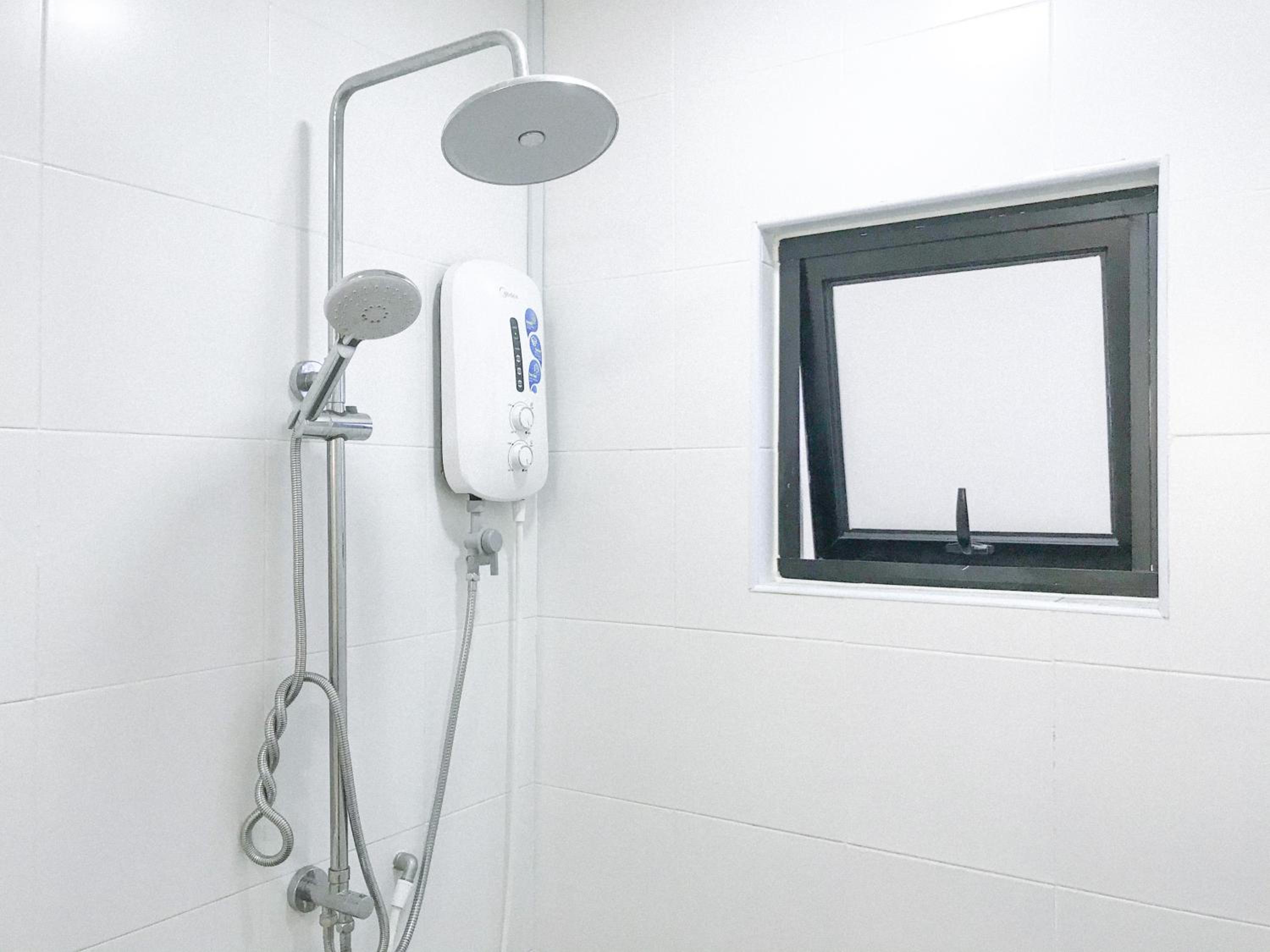 Cozy 2 bedrooms 4 pax Menjalara Near Desa Park City
