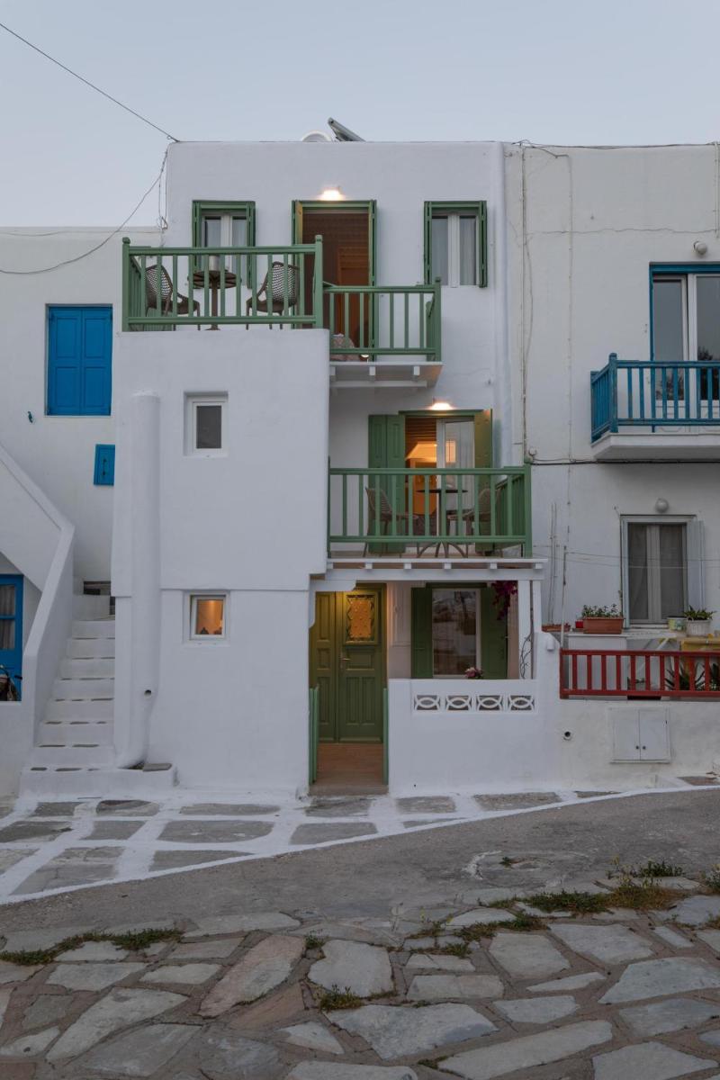 Mylos Suites