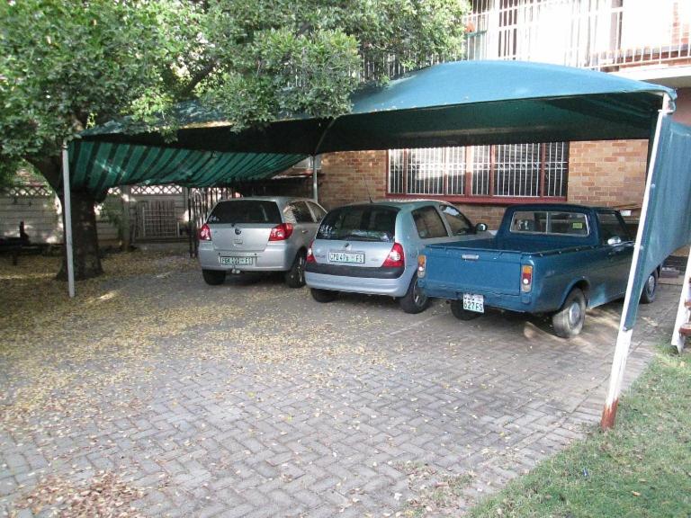 Bedrock Guesthouse