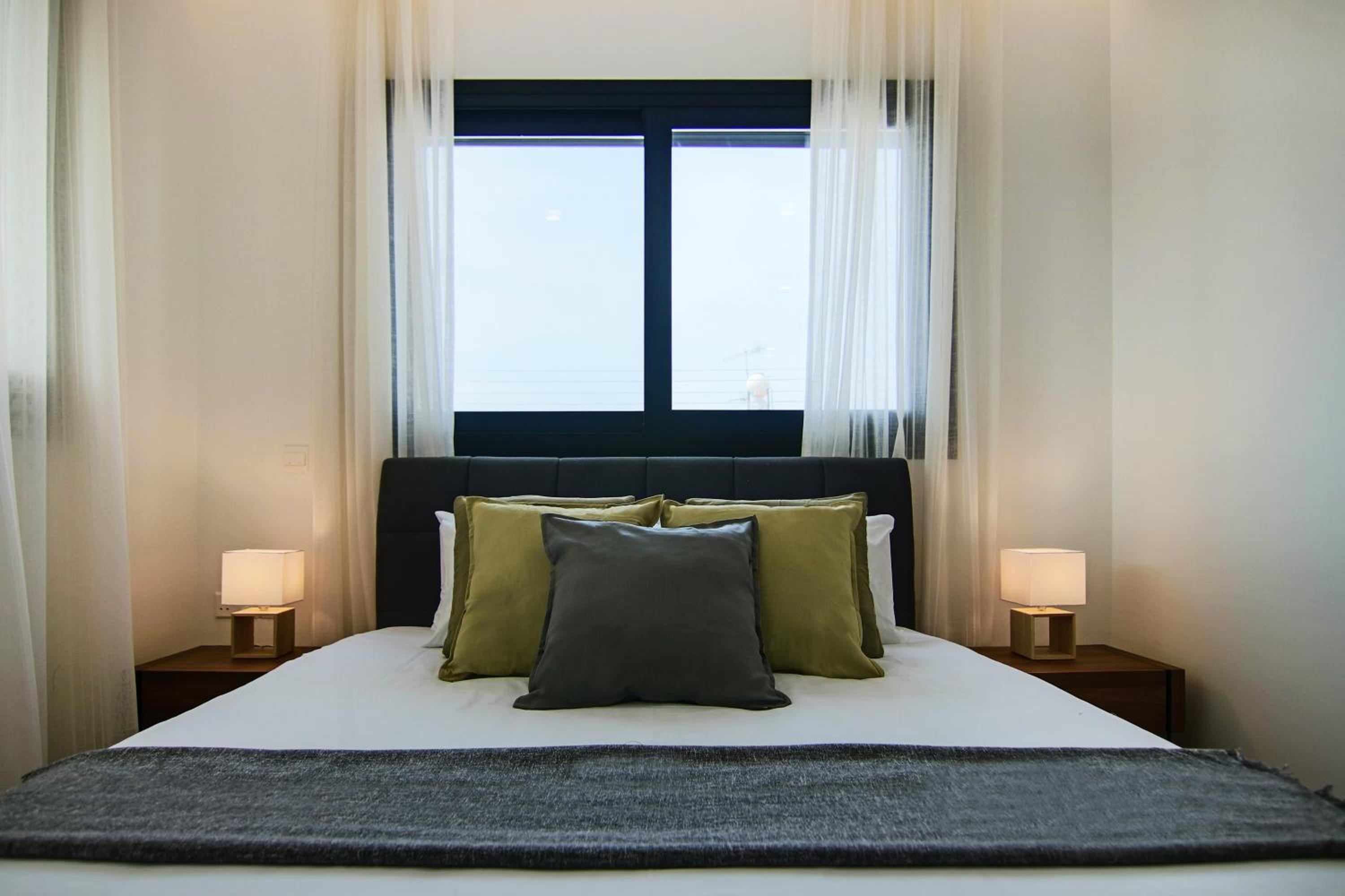 Phaedrus Living: City View Anna Residence 101