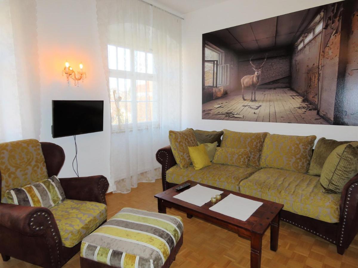 Rodtsches Palais Appartment 9 view 2