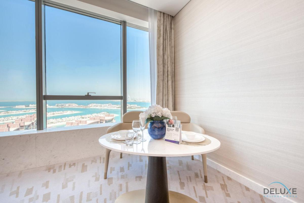 Calm Studio at The Palm Tower Palm Jumeirah by Deluxe Holiday Homes