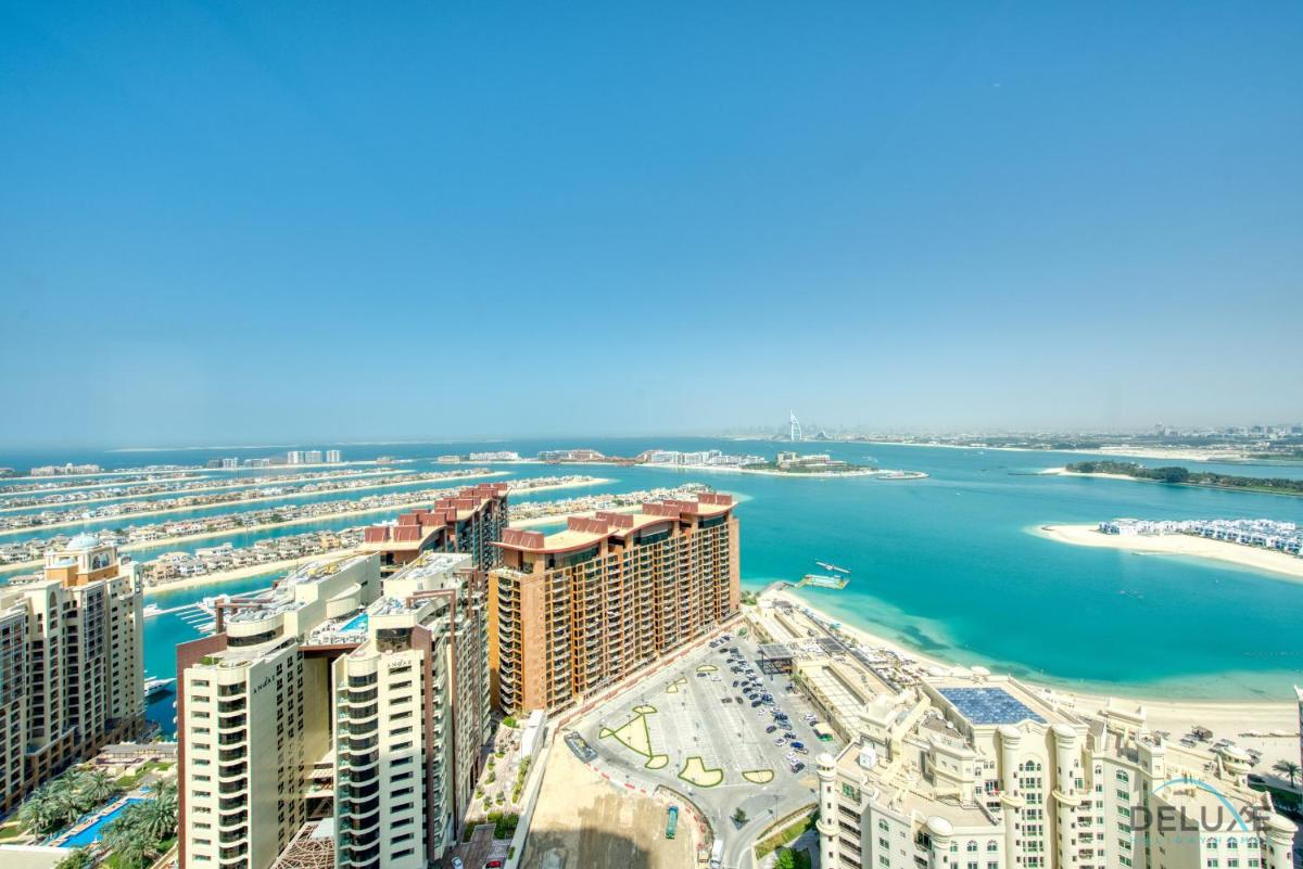 Calm Studio at The Palm Tower Palm Jumeirah by Deluxe Holiday Homes